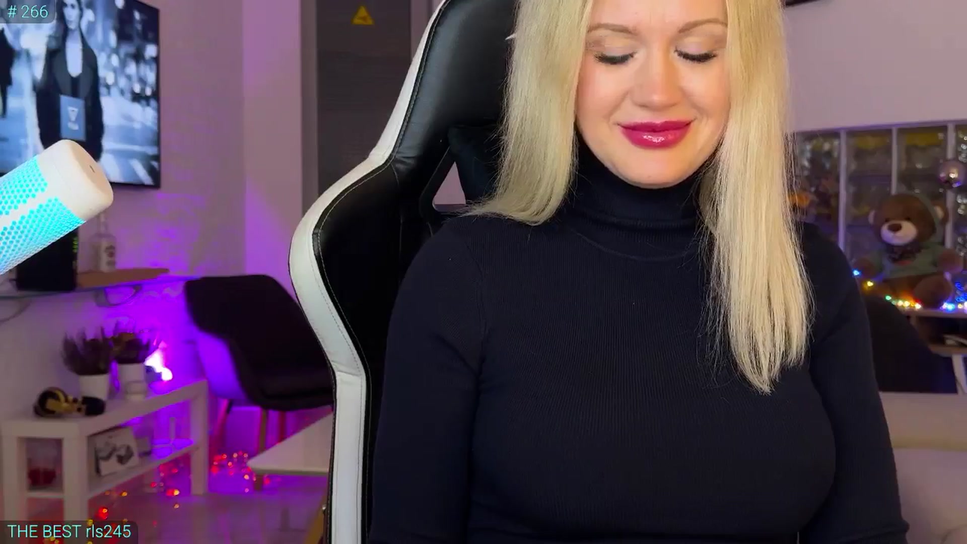 Gallery image thumbnail from AlexiAngel's myfreecams stream on, 11/15/2025, 18:53 image 8 of 20