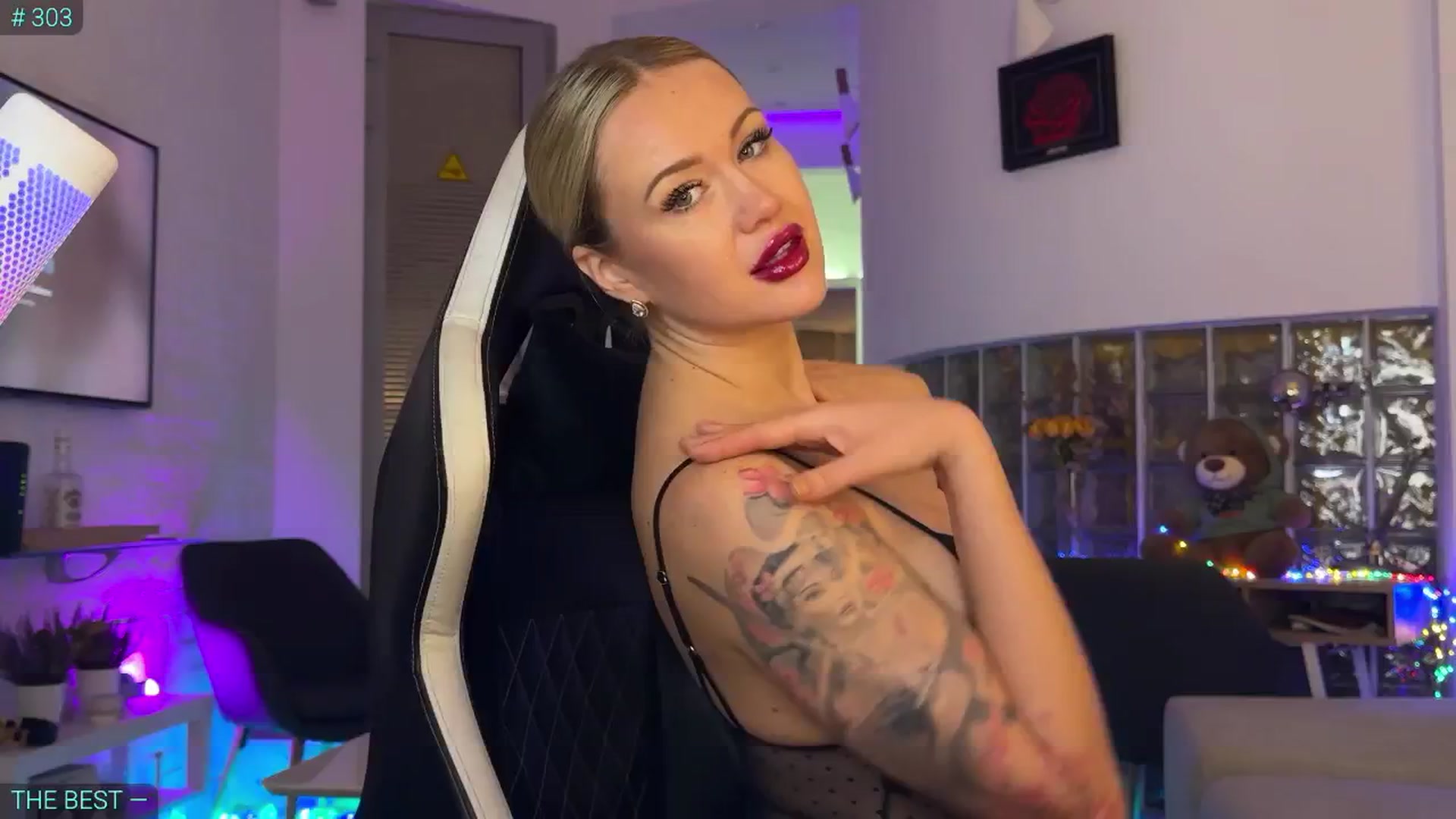Gallery image thumbnail from AlexiAngel's myfreecams stream on, 11/18/2025, 06:36 image 4 of 20