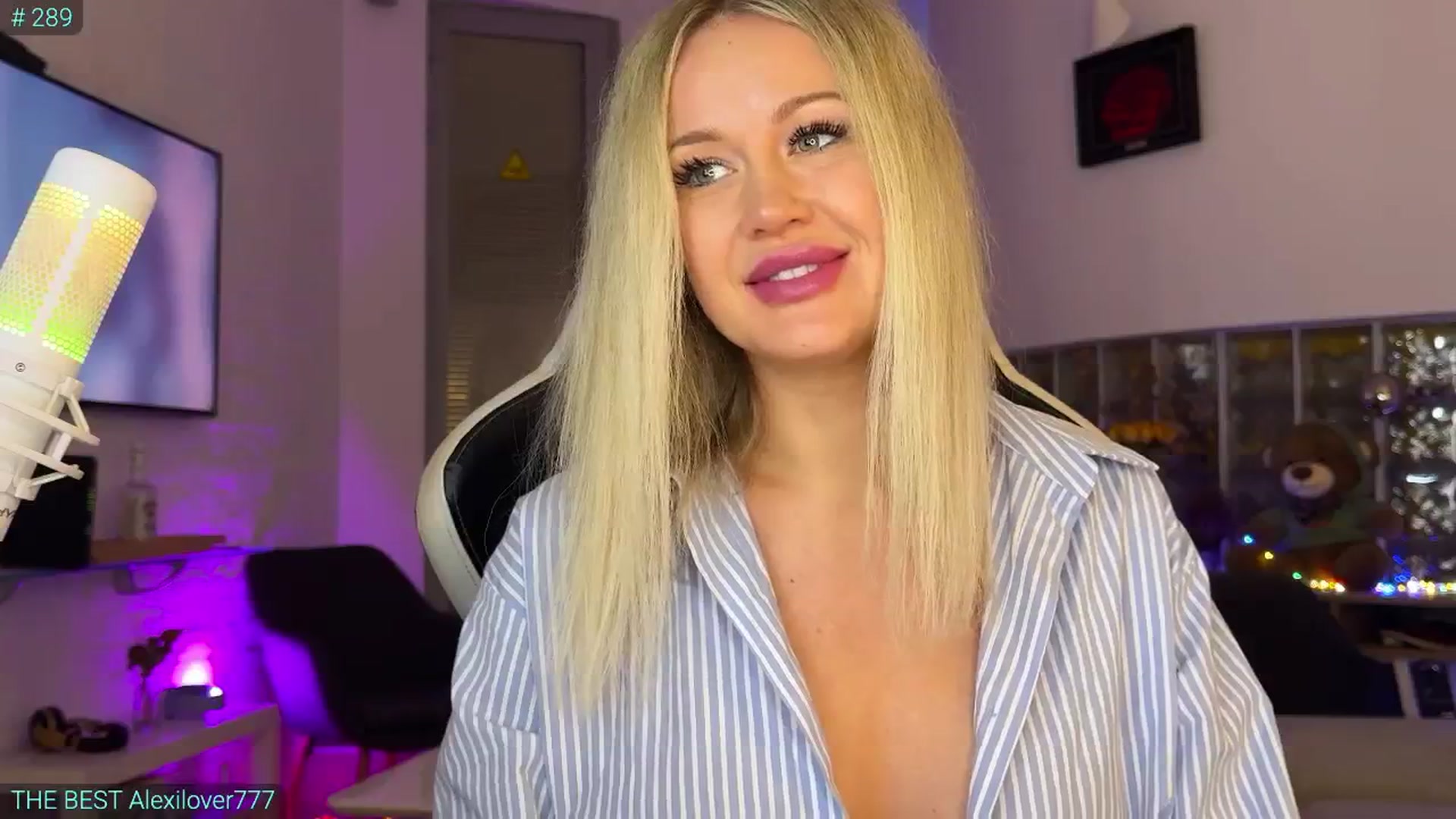 Gallery image thumbnail from AlexiAngel's myfreecams stream on, 11/18/2025, 18:53 image 10 of 20