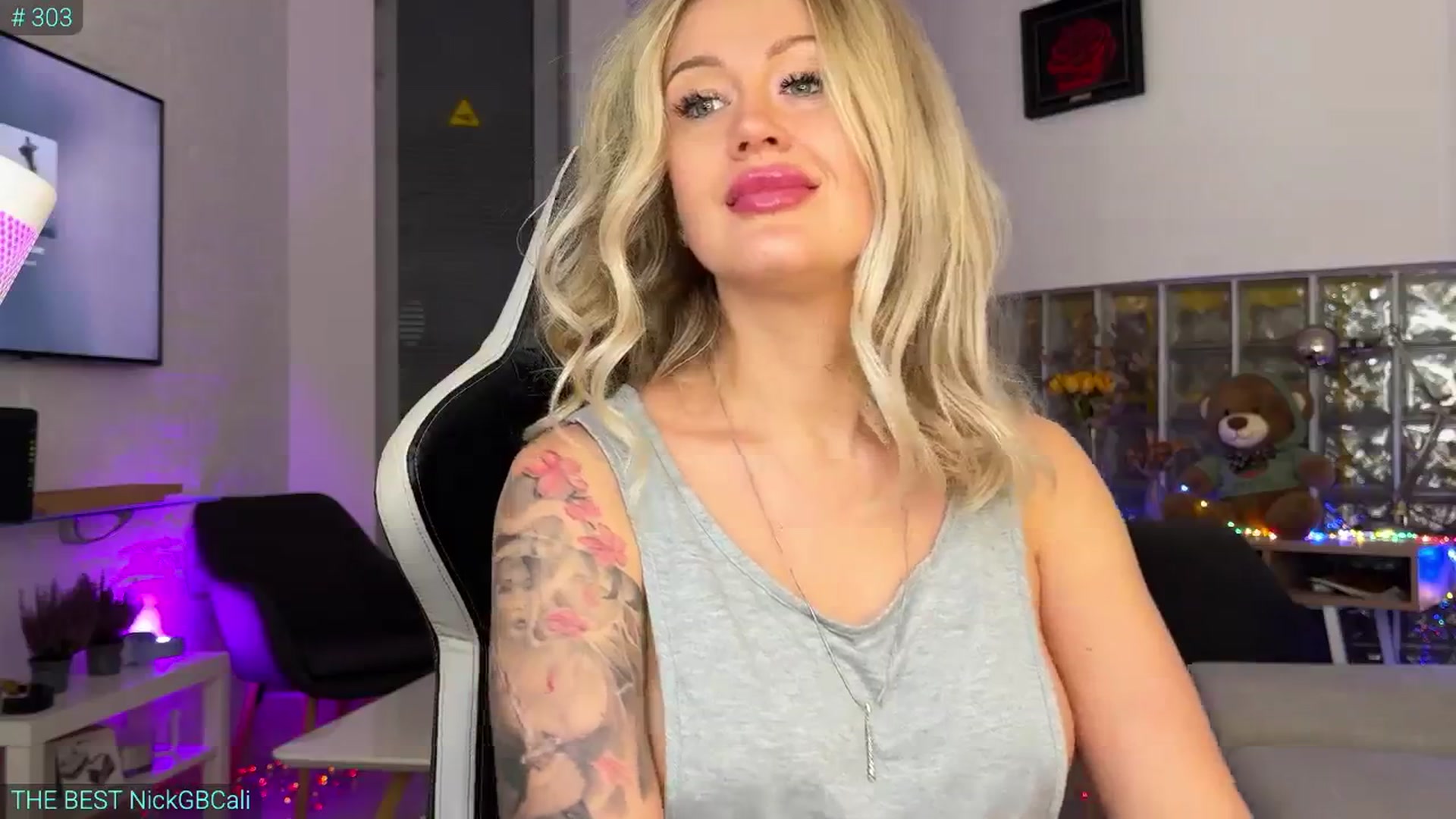 Gallery image thumbnail from AlexiAngel's myfreecams stream on, 11/20/2025, 07:27 image 17 of 20