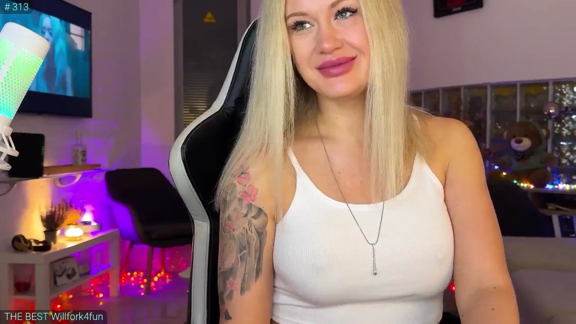 Gallery image thumbnail from AlexiAngel's myfreecams stream on, 11/21/2025, 06:23 image 5 of 20