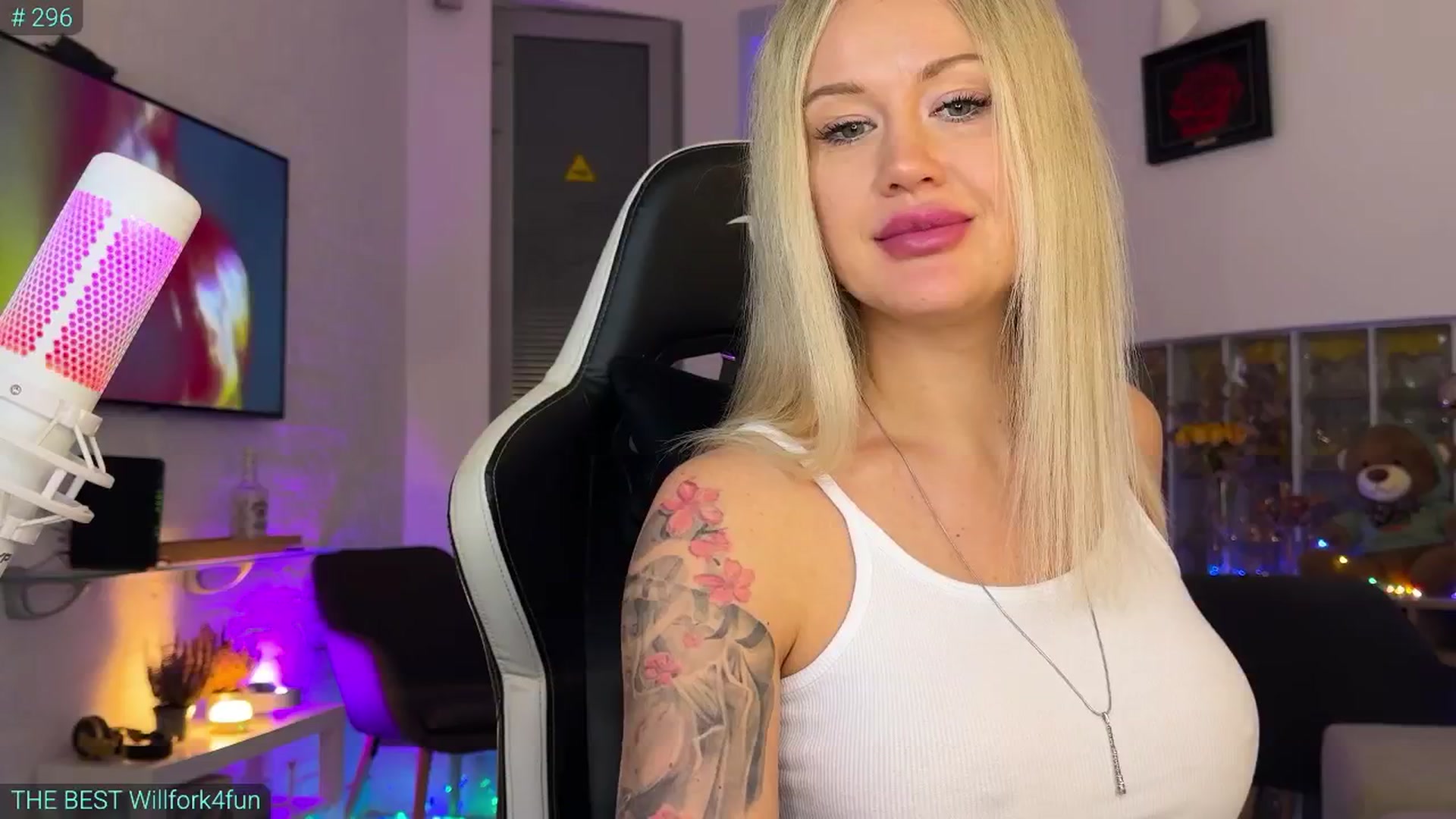 Gallery image thumbnail from AlexiAngel's myfreecams stream on, 11/21/2025, 07:47 image 1 of 20