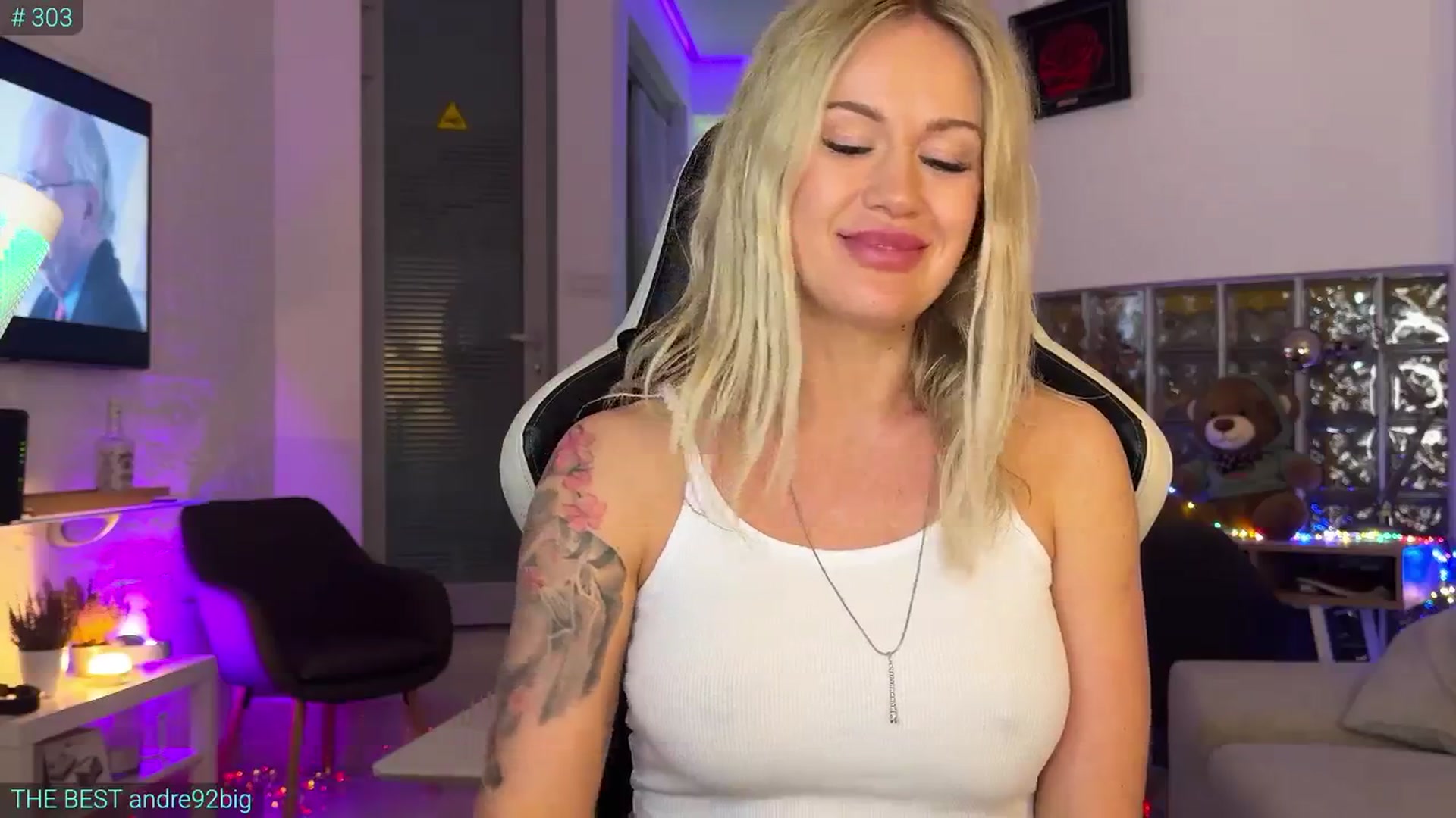 Gallery image thumbnail from AlexiAngel's myfreecams stream on, 11/21/2025, 19:03 image 20 of 20