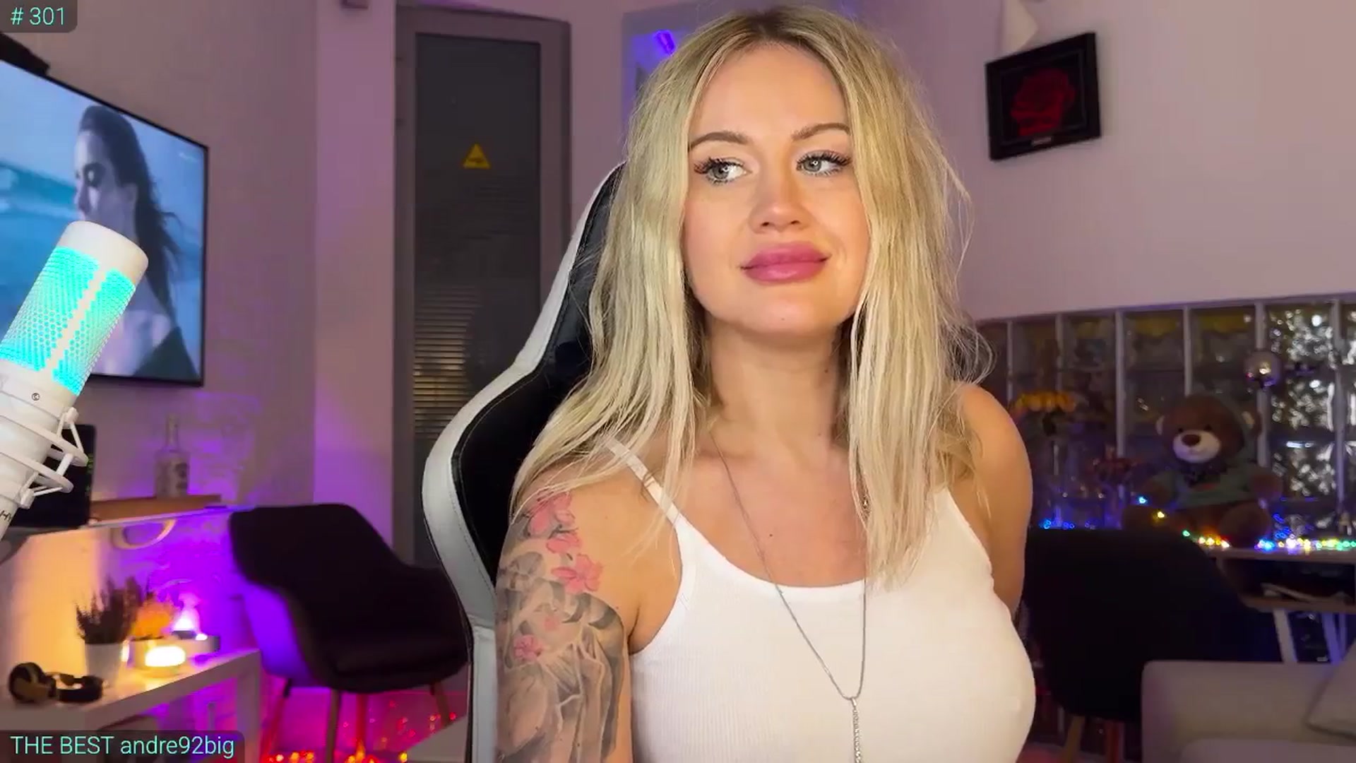 Gallery image thumbnail from AlexiAngel's myfreecams stream on, 11/21/2025, 19:03 image 10 of 20