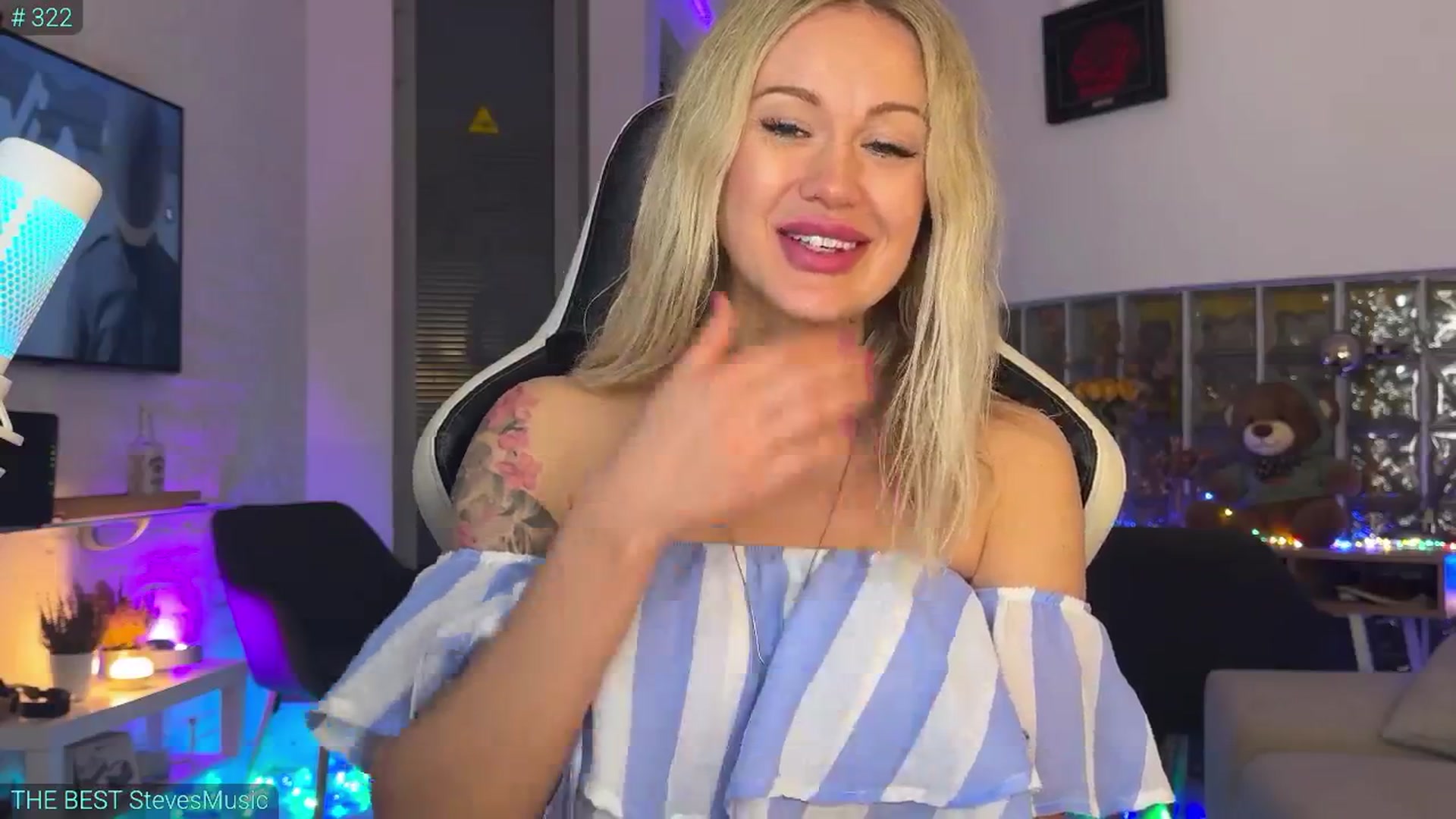 Gallery image thumbnail from AlexiAngel's myfreecams stream on, 11/22/2025, 08:10 image 9 of 20