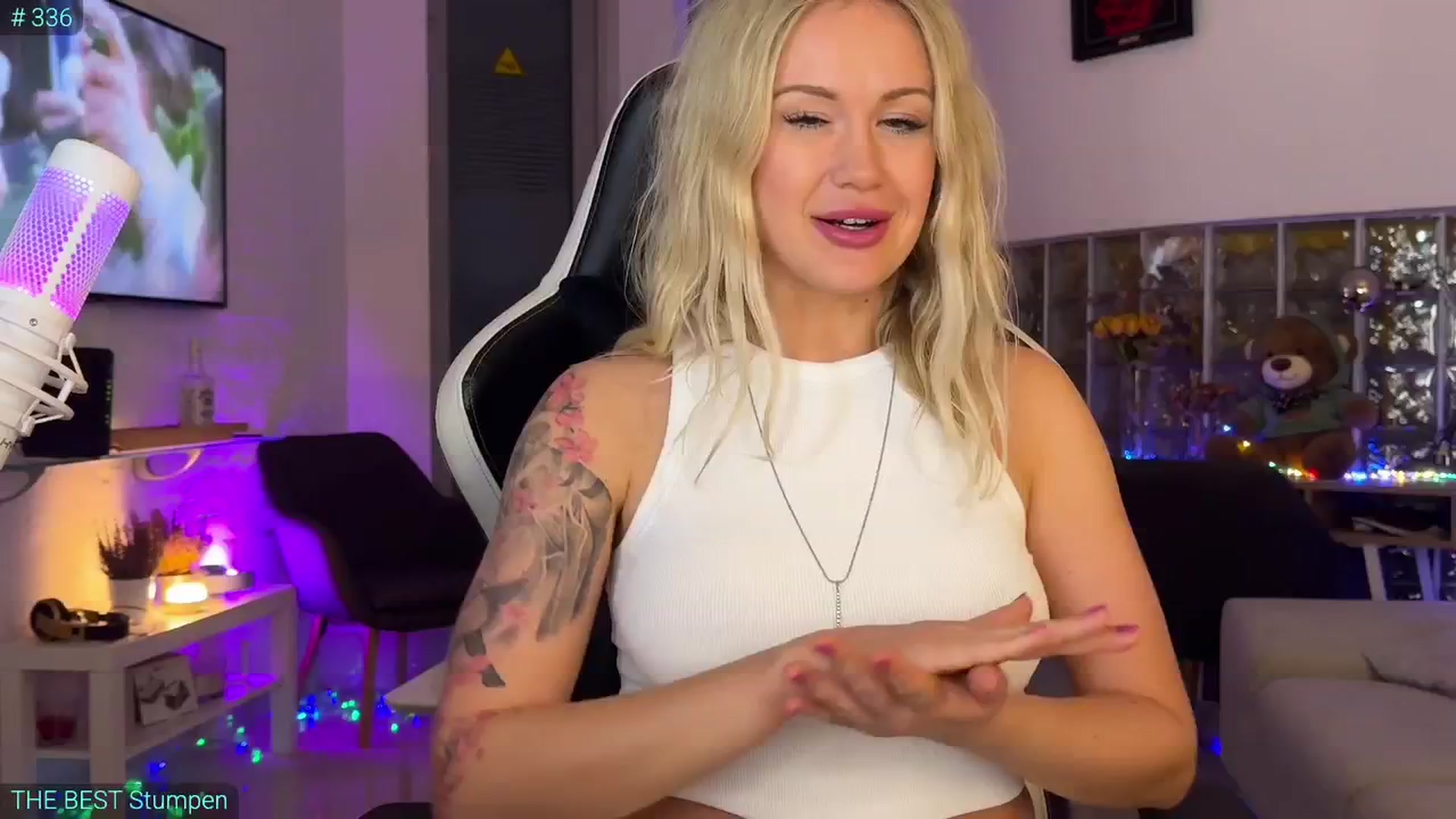 Gallery image thumbnail from AlexiAngel's myfreecams stream on, 11/22/2025, 17:52 image 15 of 20
