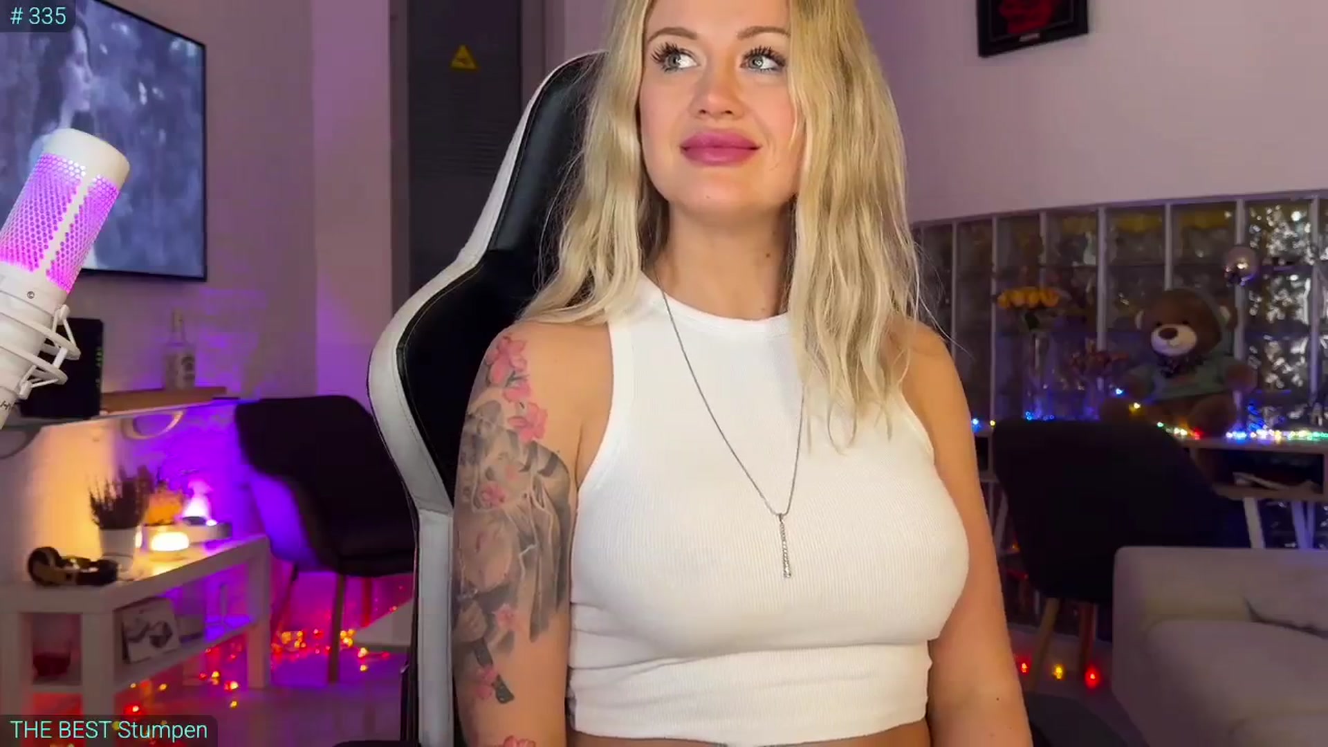 Gallery image thumbnail from AlexiAngel's myfreecams stream on, 11/22/2025, 17:52 image 10 of 20