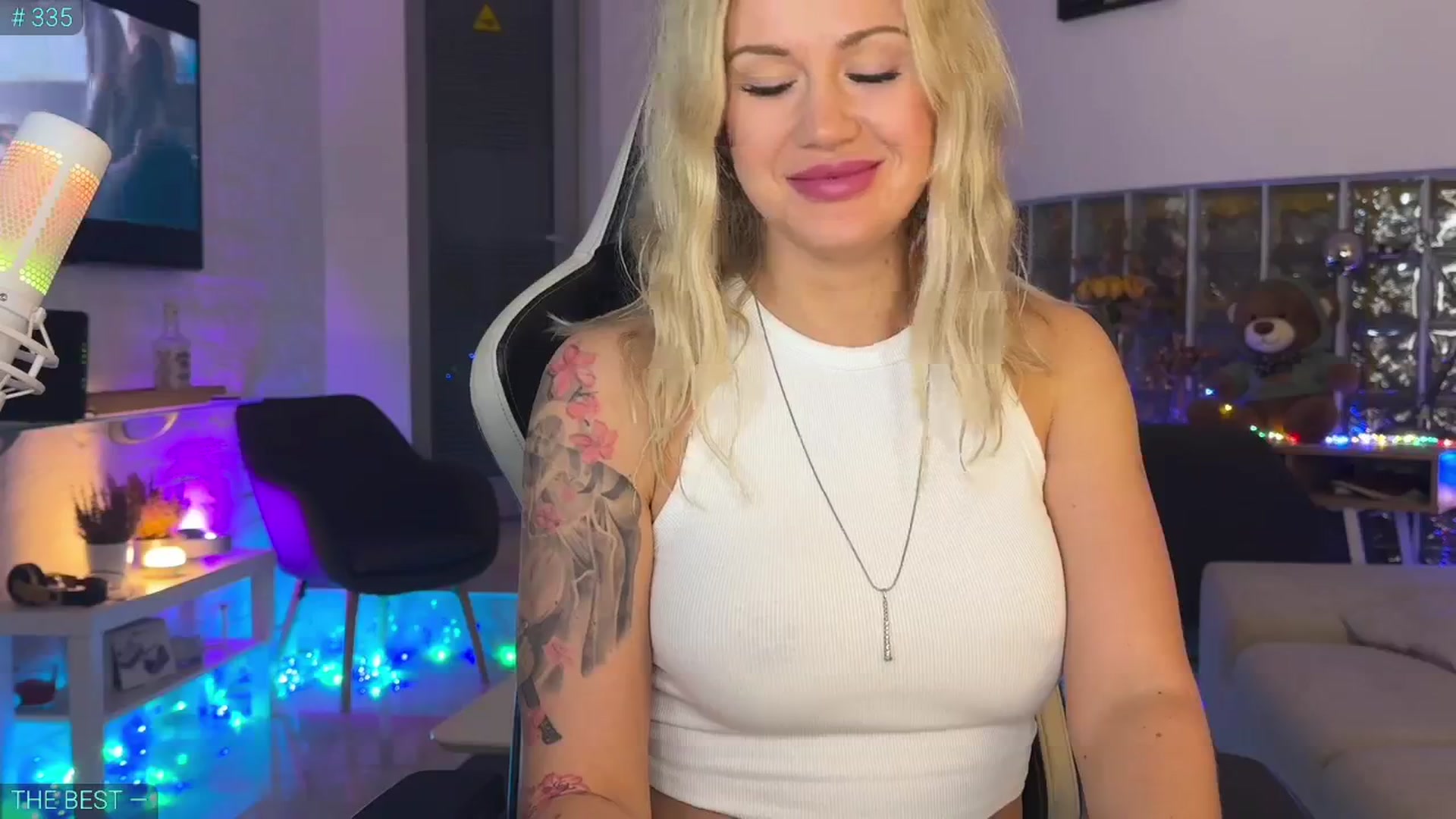 Gallery image thumbnail from AlexiAngel's myfreecams stream on, 11/22/2025, 17:52 image 4 of 20
