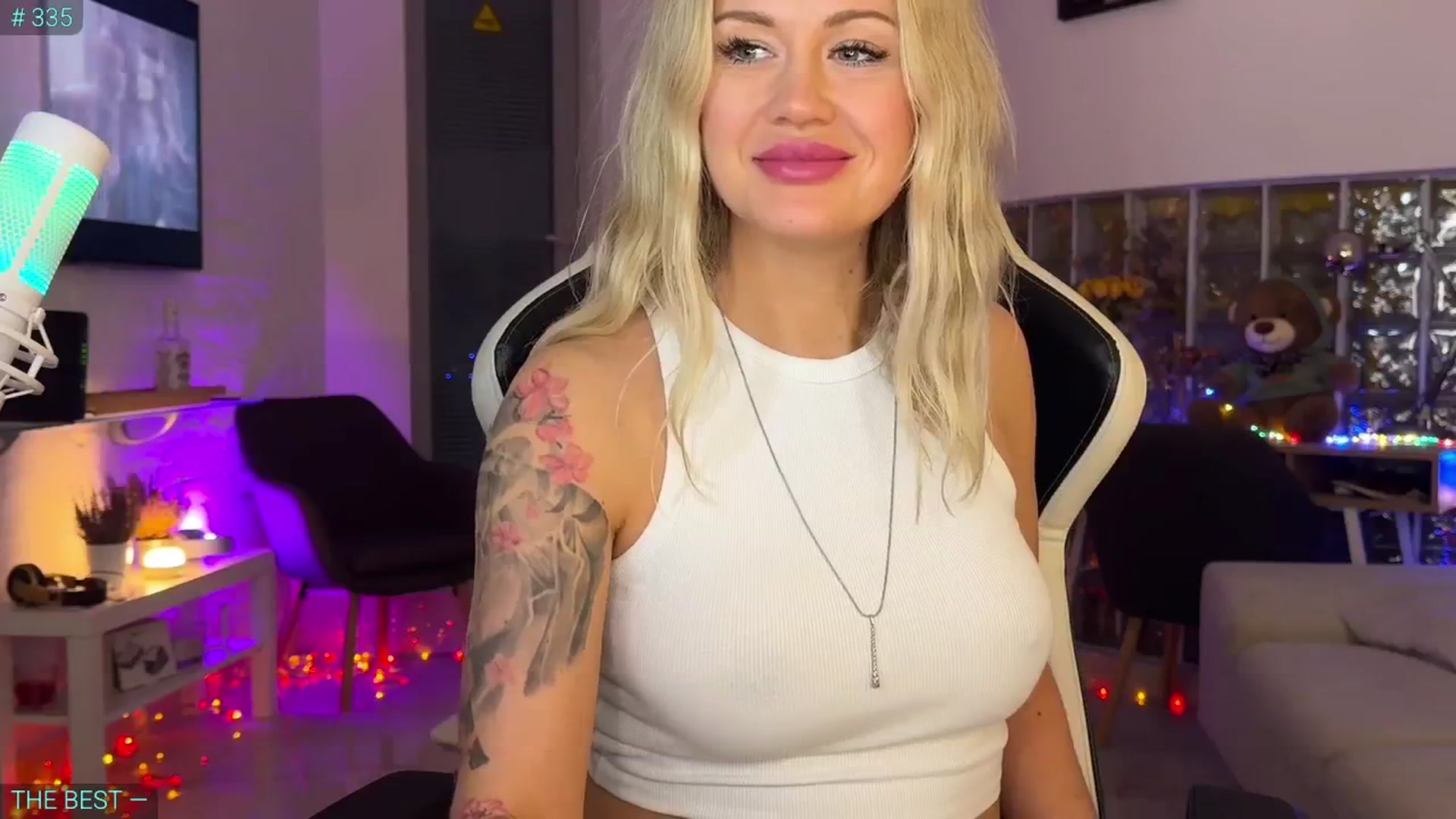 Gallery image thumbnail from AlexiAngel's myfreecams stream on, 11/22/2025, 17:52 image 3 of 20