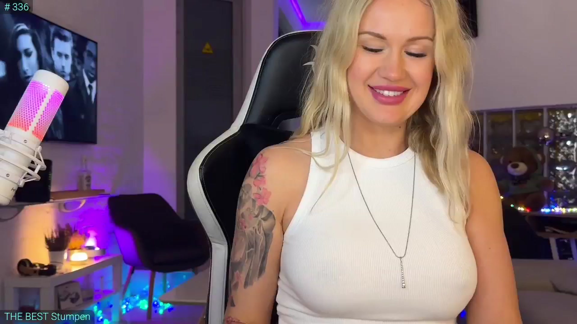 Gallery image thumbnail from AlexiAngel's myfreecams stream on, 11/22/2025, 17:52 image 20 of 20