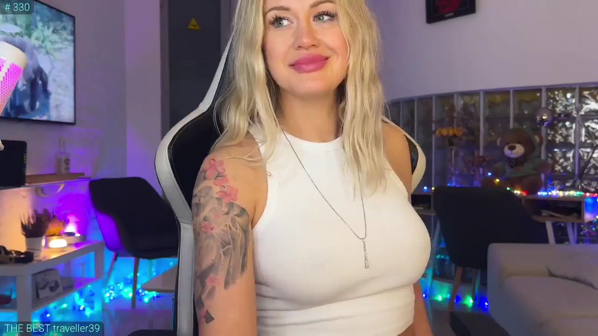 Gallery image thumbnail from AlexiAngel's myfreecams stream on, 11/22/2025, 19:31 image 18 of 20