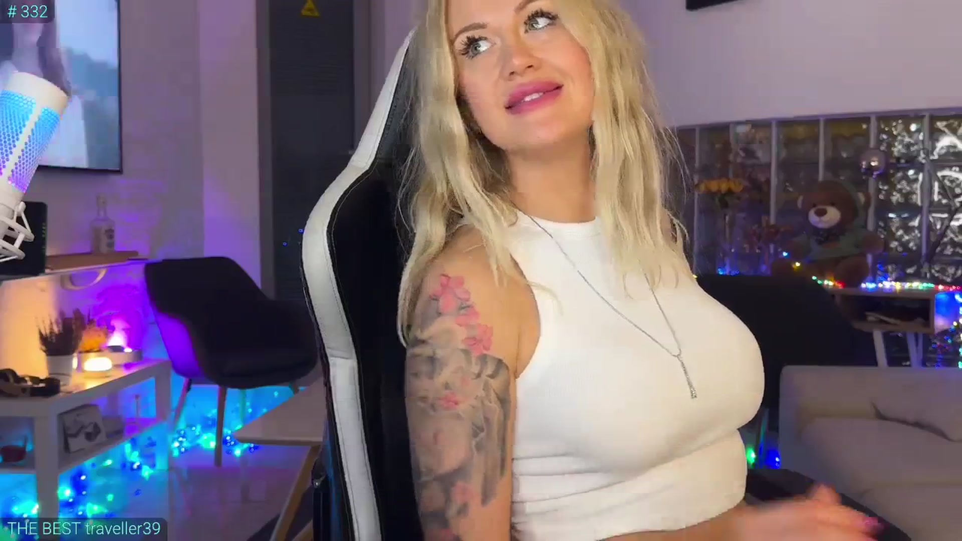 Gallery image thumbnail from AlexiAngel's myfreecams stream on, 11/22/2025, 19:31 image 5 of 20
