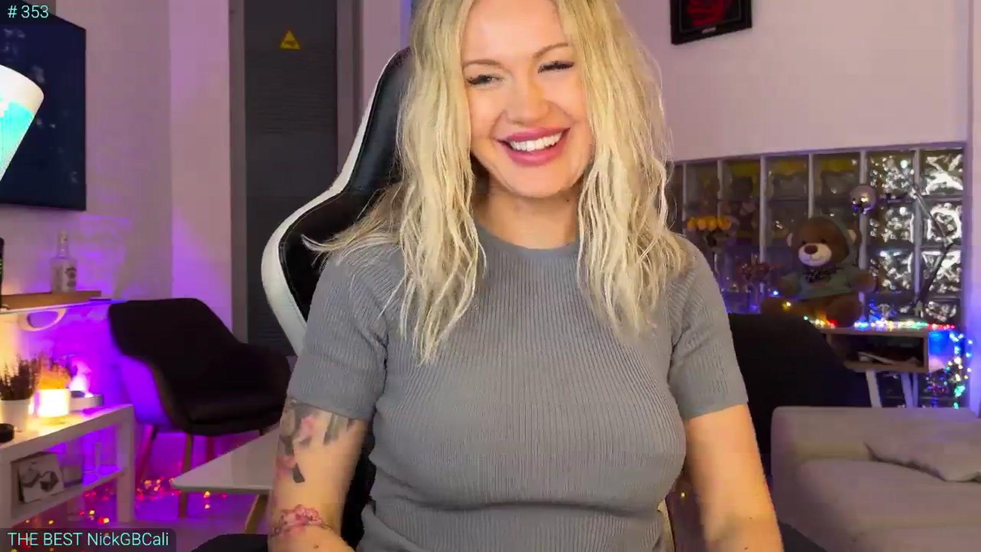 Gallery image thumbnail from AlexiAngel's myfreecams stream on, 11/23/2025, 18:31 image 19 of 20