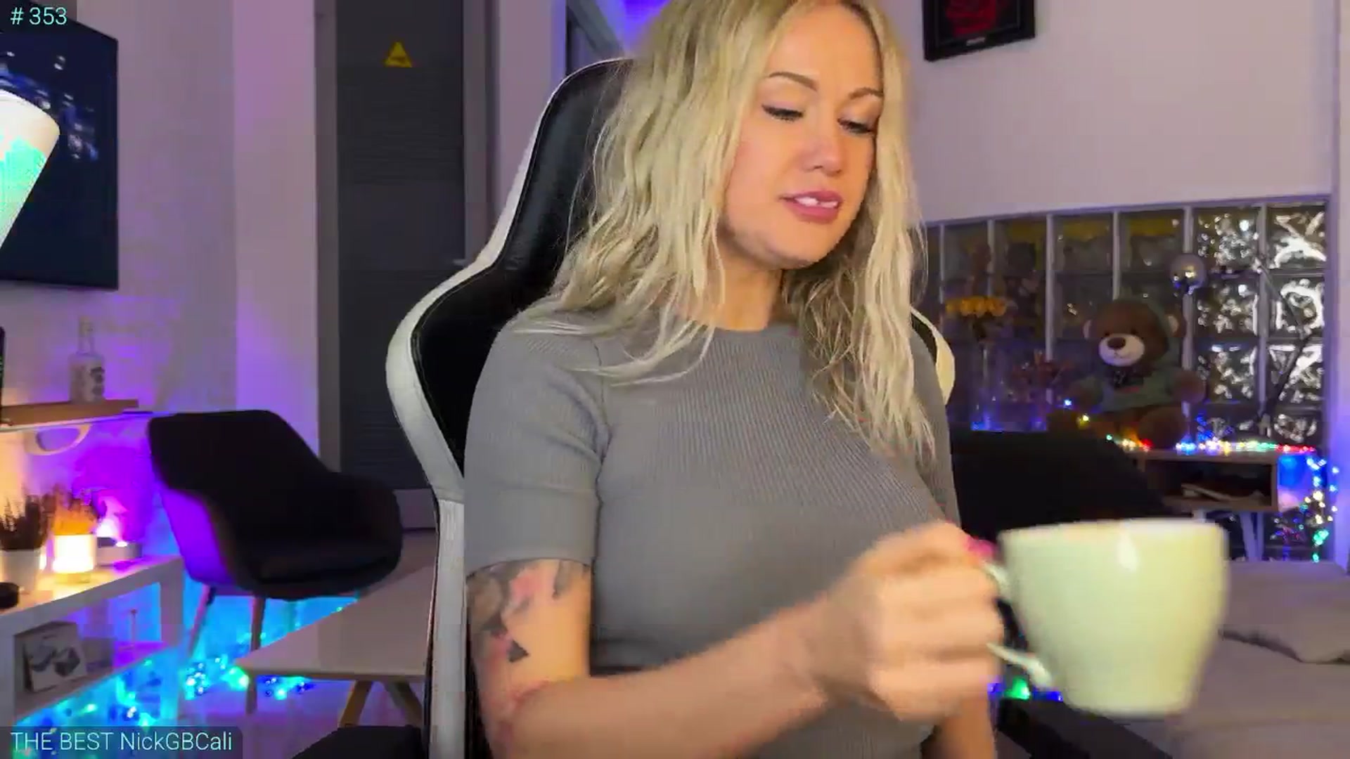 Gallery image thumbnail from AlexiAngel's myfreecams stream on, 11/23/2025, 18:31 image 18 of 20