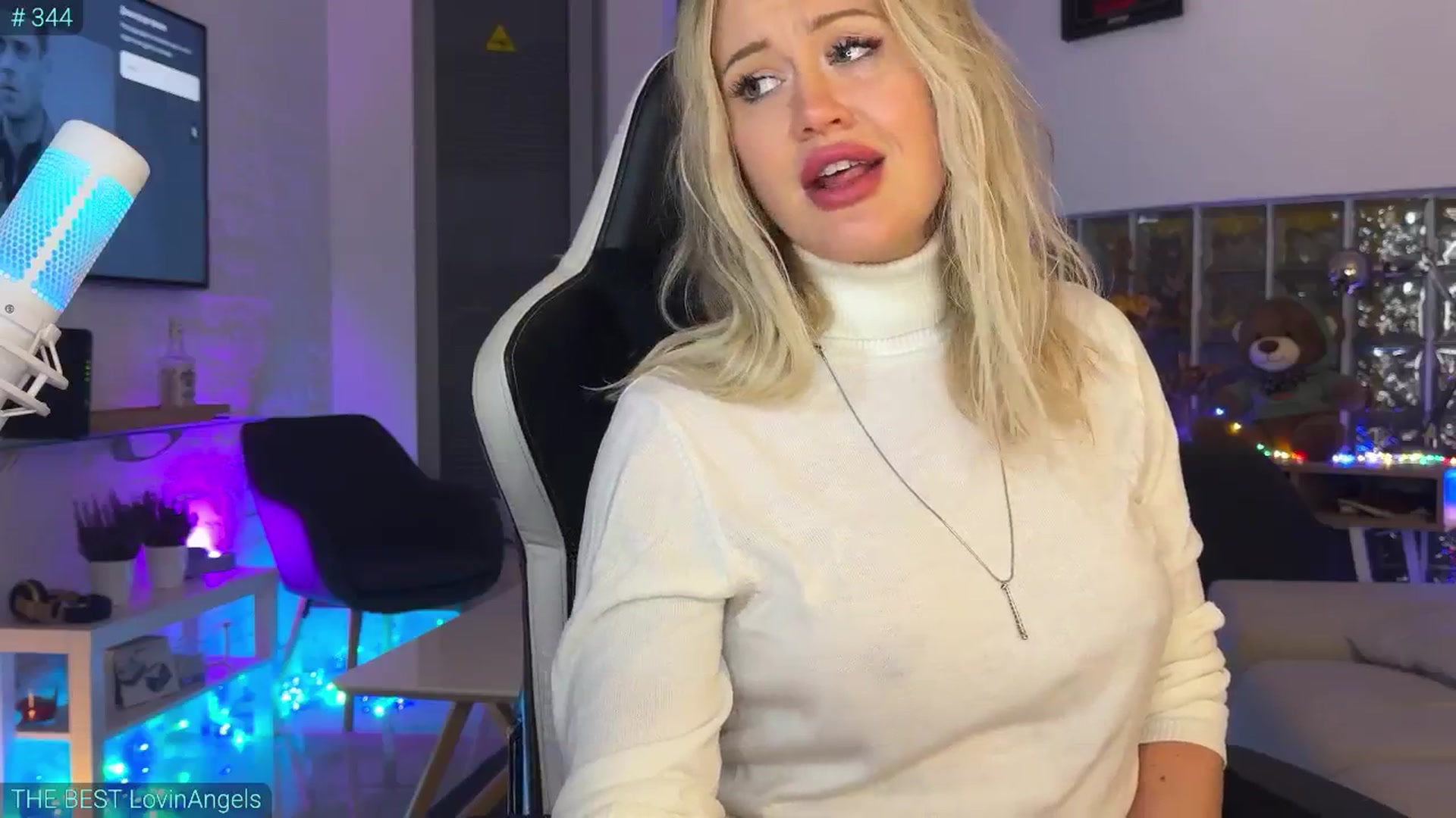 Gallery image thumbnail from AlexiAngel's myfreecams stream on, 11/25/2025, 19:33 image 9 of 20