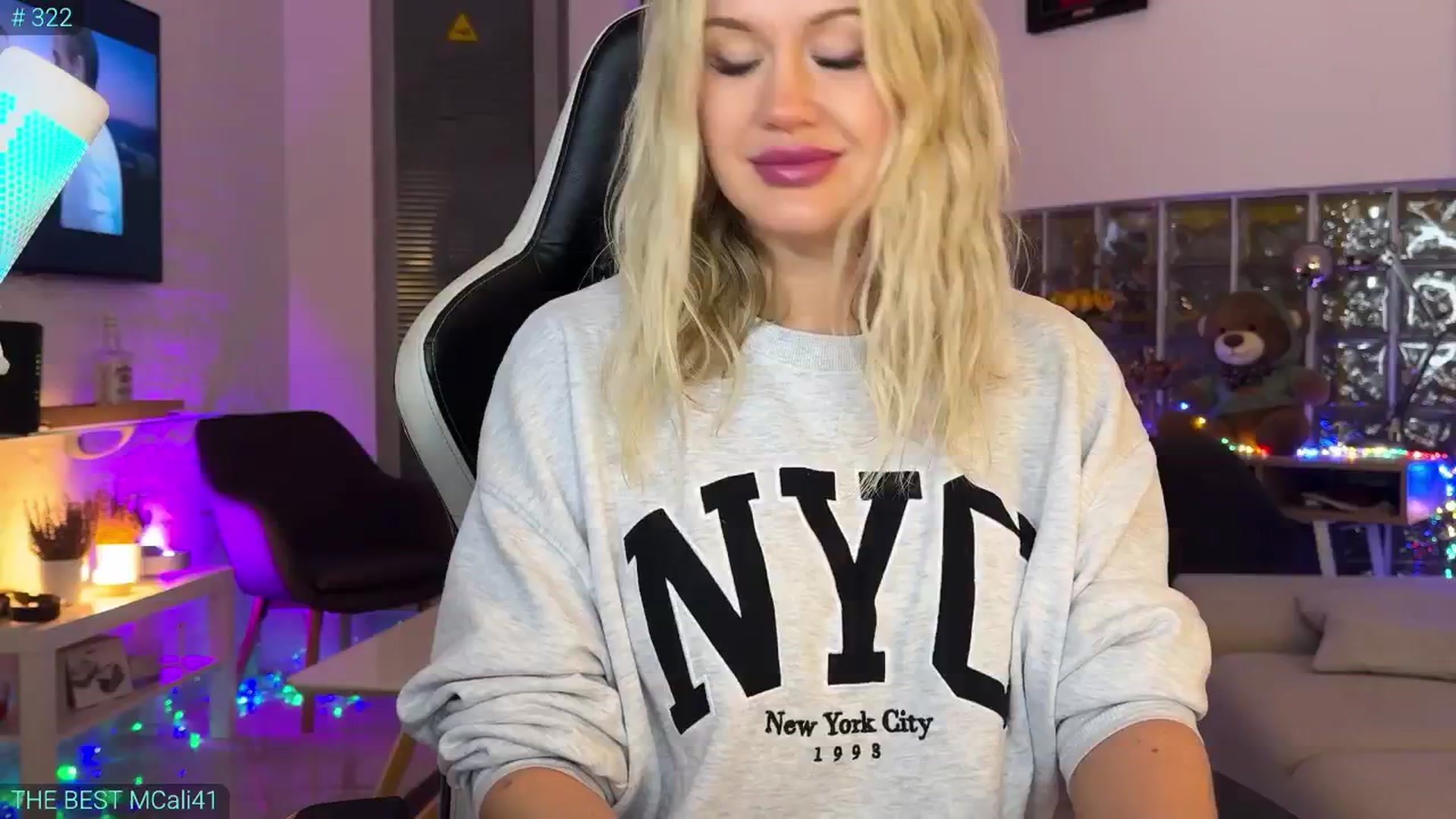 Gallery image thumbnail from AlexiAngel's myfreecams stream on, 11/26/2025, 19:17 image 2 of 20