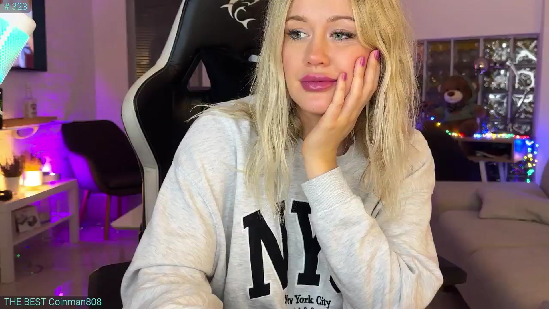 Gallery image thumbnail from AlexiAngel's myfreecams stream on, 11/26/2025, 19:17 image 11 of 20