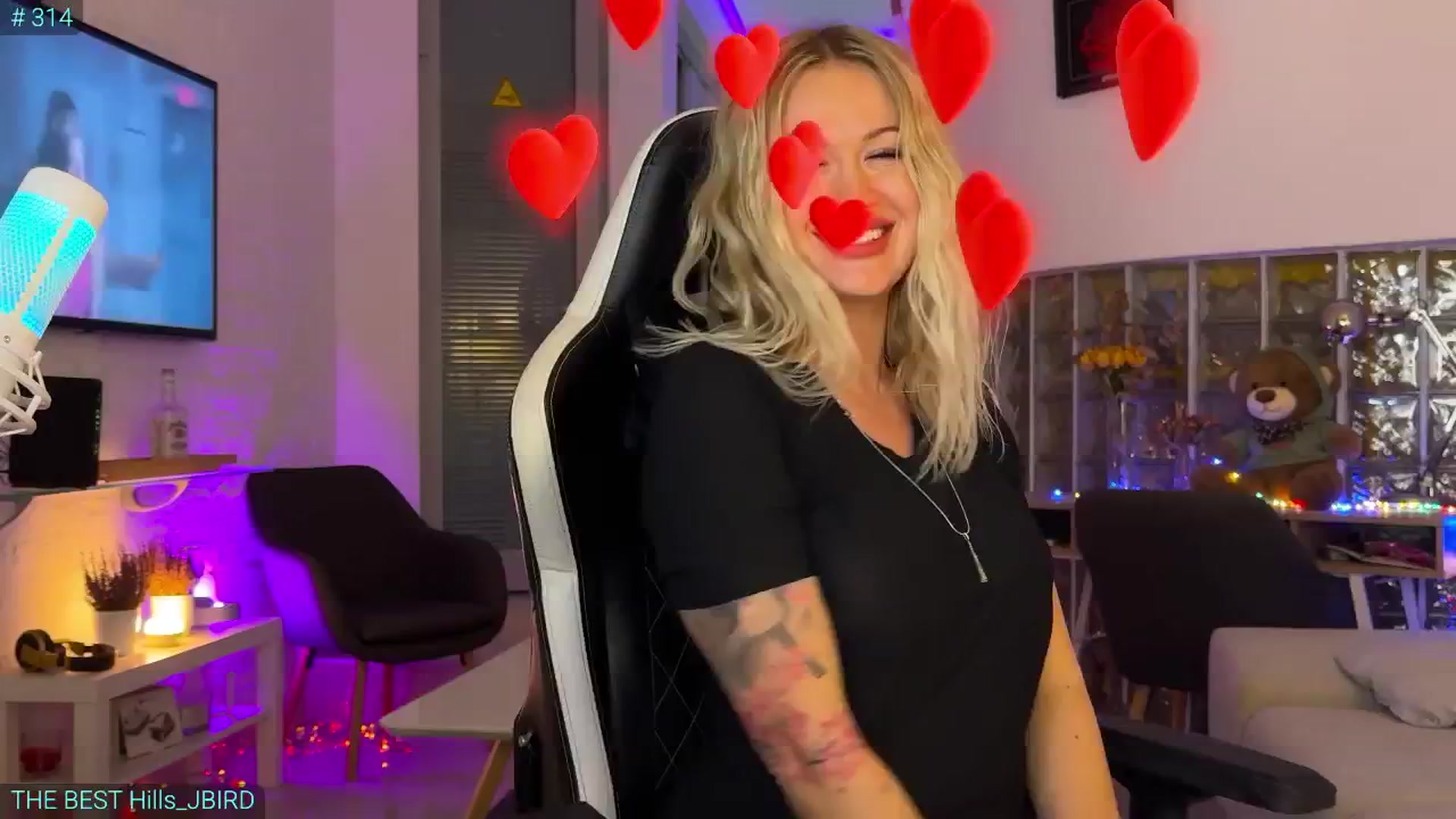 Gallery image thumbnail from AlexiAngel's myfreecams stream on, 11/28/2025, 19:32 image 14 of 20
