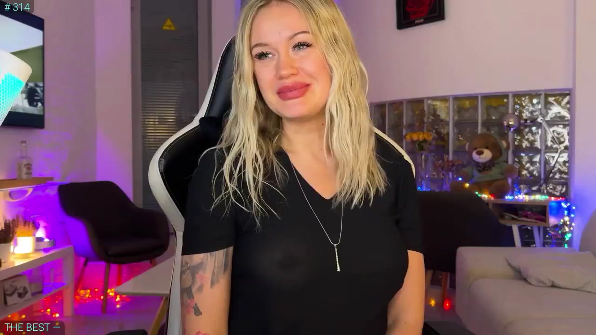 Gallery image thumbnail from AlexiAngel's myfreecams stream on, 11/28/2025, 19:32 image 2 of 20