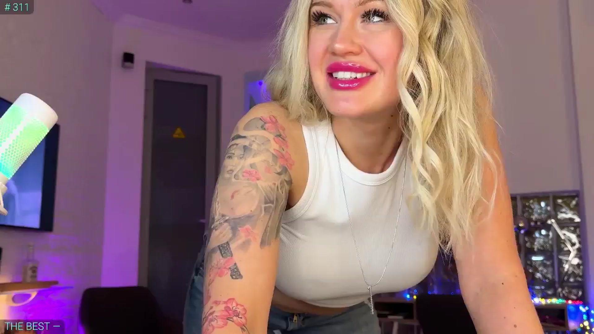 Gallery image thumbnail from AlexiAngel's myfreecams stream on, 11/30/2025, 19:17 image 2 of 20