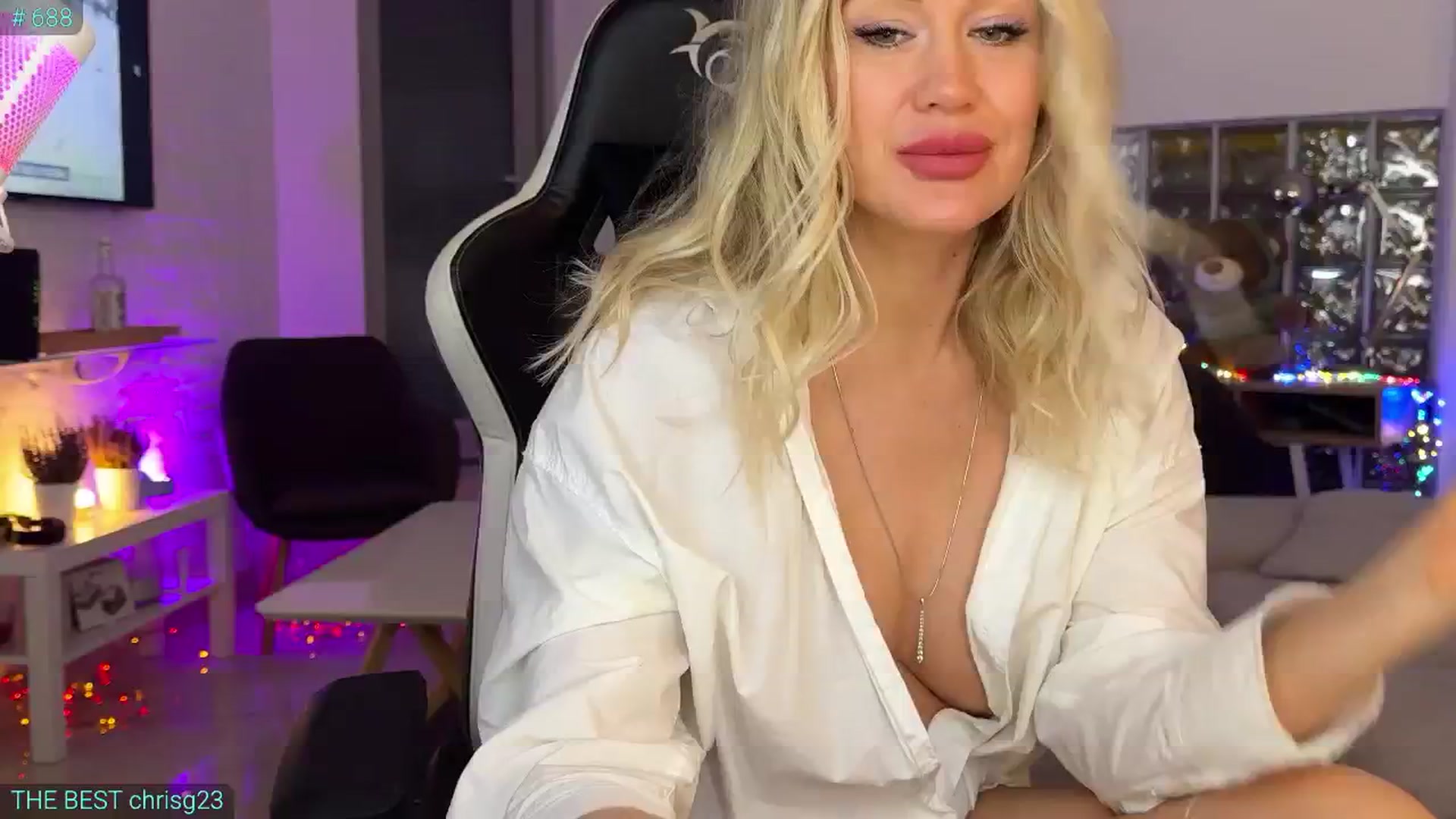 Gallery image thumbnail from AlexiAngel's myfreecams stream on, 12/05/2025, 07:03 image 17 of 20