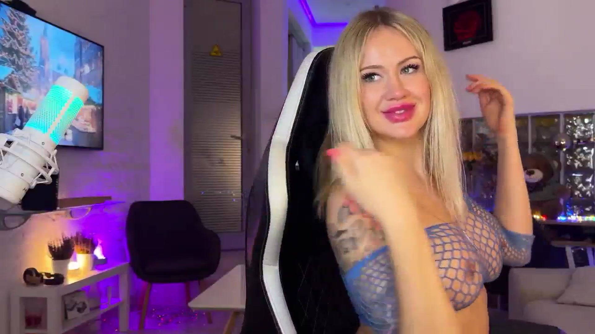 Gallery image thumbnail from AlexiAngel's myfreecams stream on, 12/06/2025, 19:43 image 11 of 20