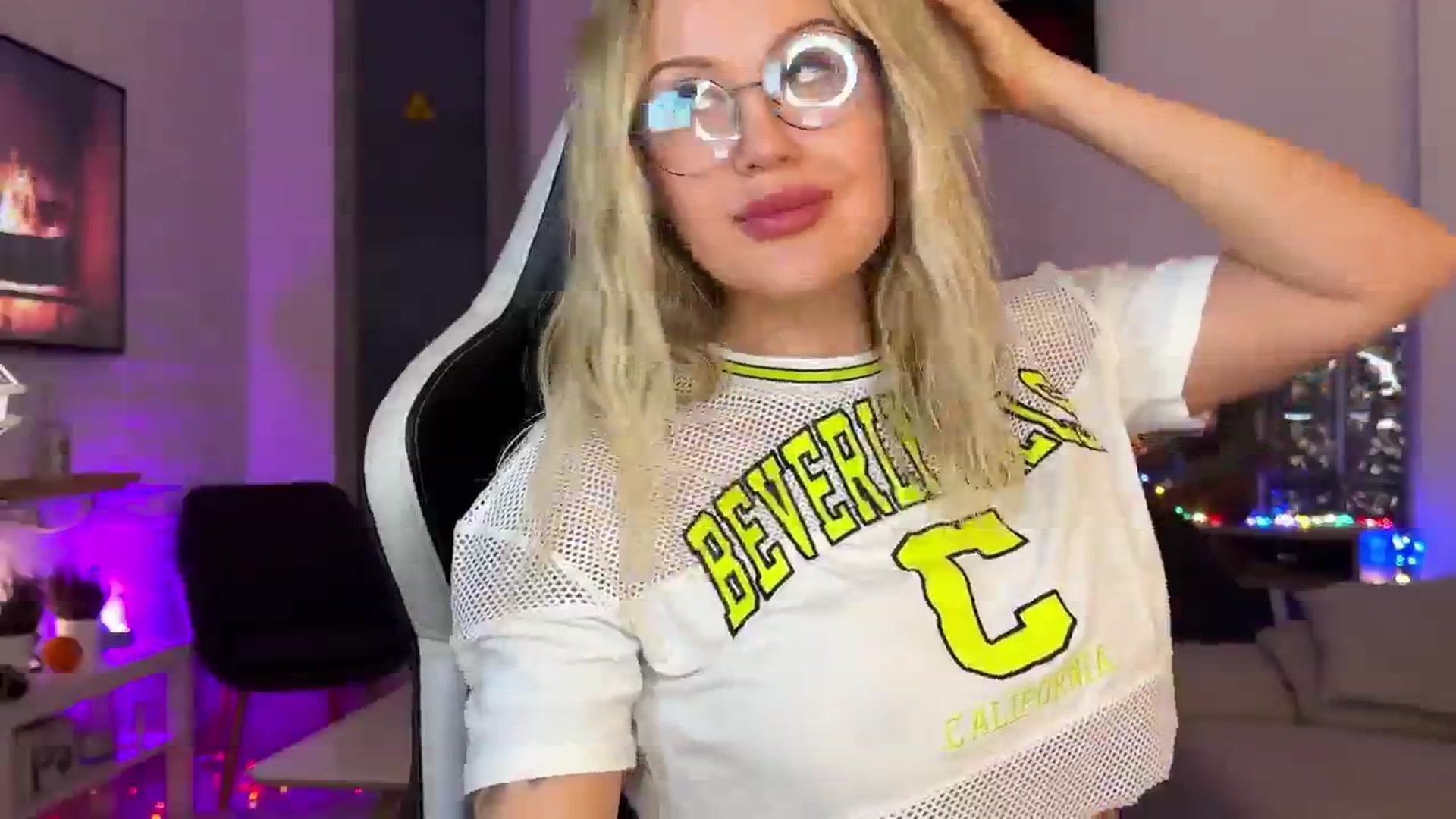 Gallery image thumbnail from AlexiAngel's myfreecams stream on, 12/16/2025, 19:09 image 7 of 20
