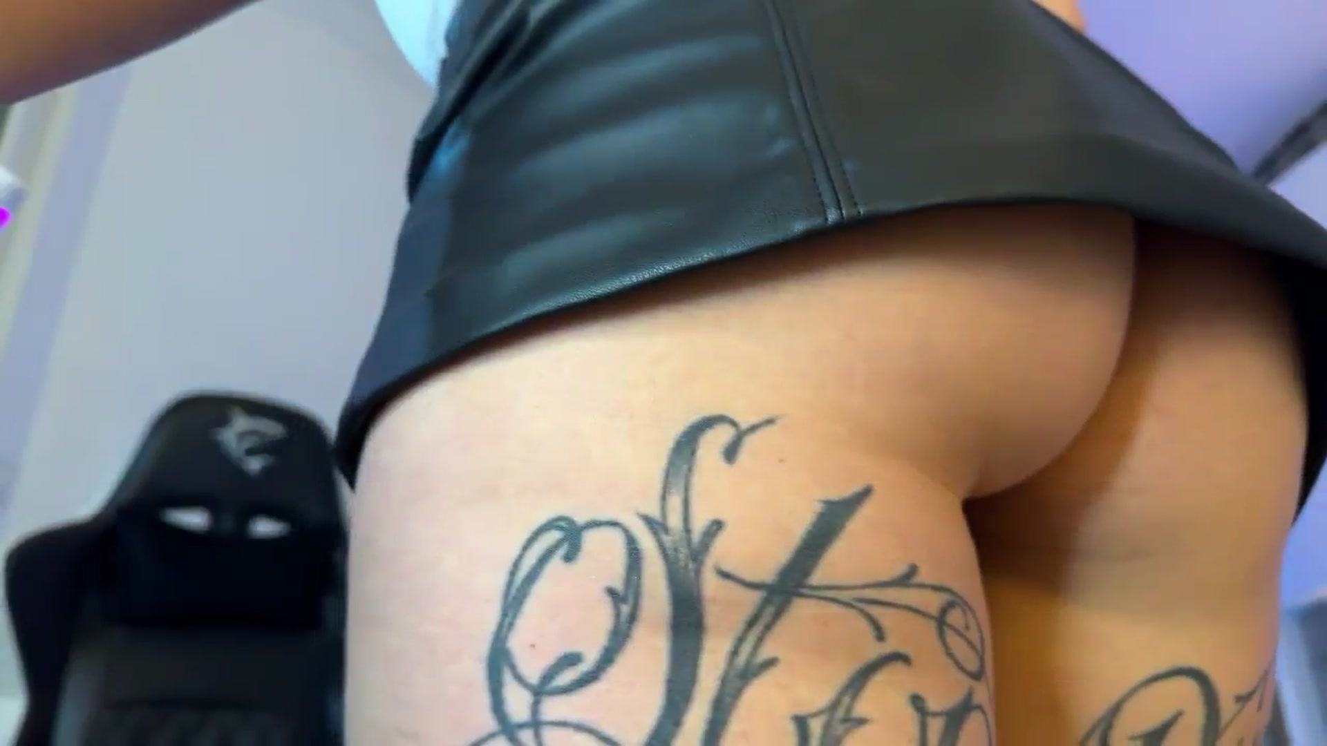 Gallery image thumbnail from AlexiAngel's myfreecams stream on, 12/19/2025, 19:22 image 5 of 20