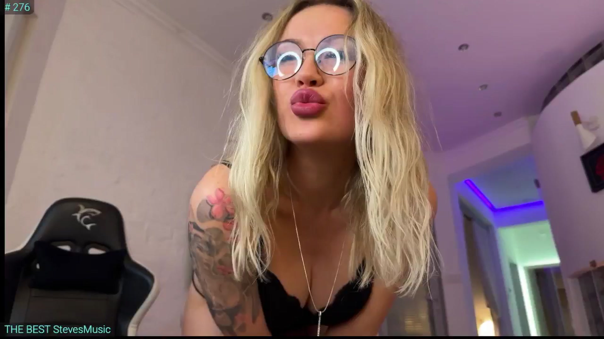 Gallery image thumbnail from AlexiAngel's myfreecams stream on, 12/28/2025, 07:57 image 10 of 20