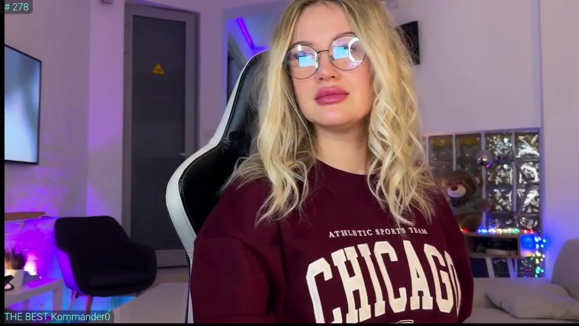 Gallery image thumbnail from AlexiAngel's myfreecams stream on, 12/28/2025, 17:28 image 6 of 20