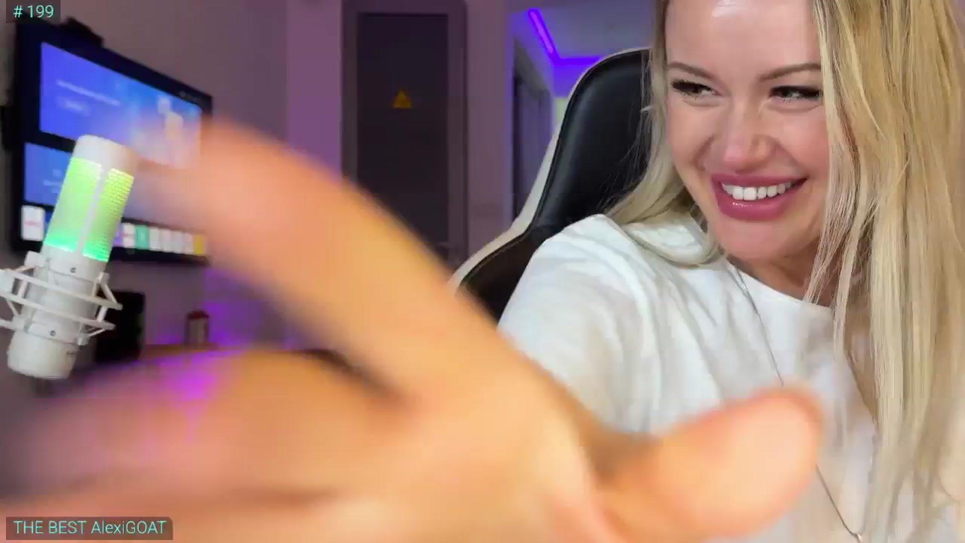 Gallery image thumbnail from AlexiAngel's myfreecams stream on, 01/15/2026, 19:21 image 2 of 20