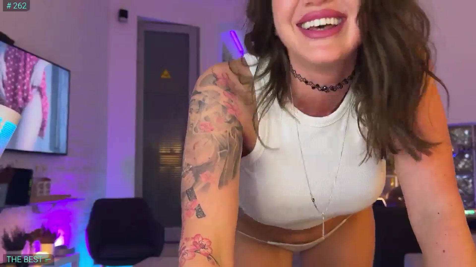 Gallery image thumbnail from AlexiAngel's myfreecams stream on, 01/28/2026, 19:03 image 4 of 20
