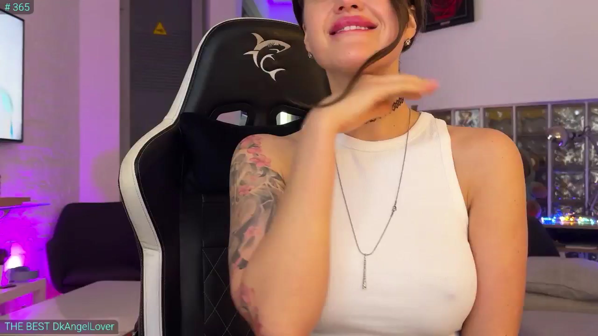 Gallery image thumbnail from AlexiAngel's myfreecams stream on, 02/09/2026, 06:29 image 17 of 20