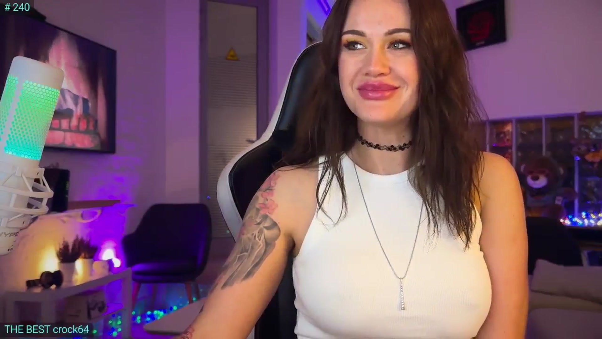 Gallery image thumbnail from AlexiAngel's myfreecams stream on, 03/20/2026, 18:52 image 16 of 20