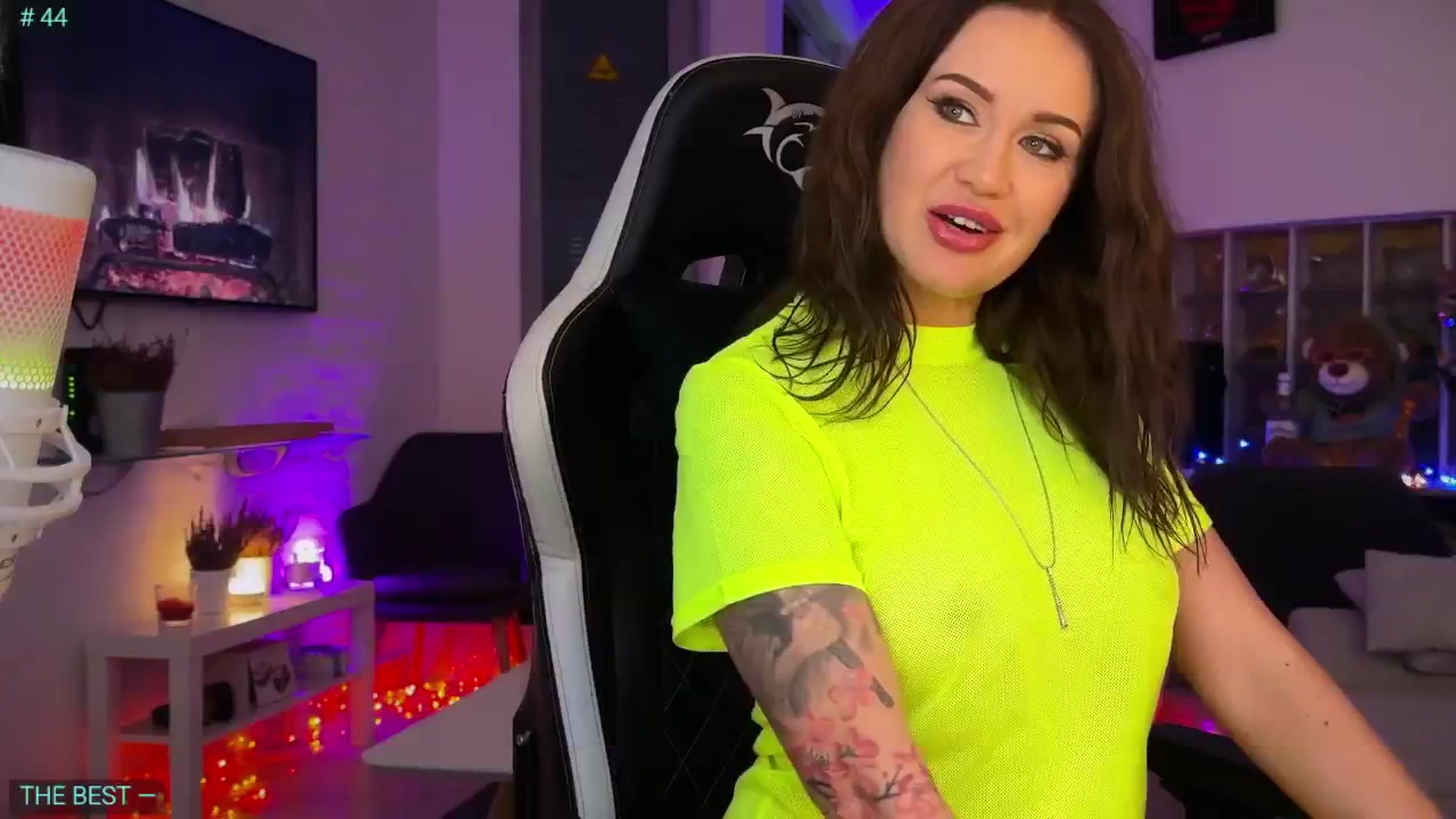 Gallery image thumbnail from AlexiAngel's myfreecams stream on, 04/08/2026, 16:32 image 4 of 20