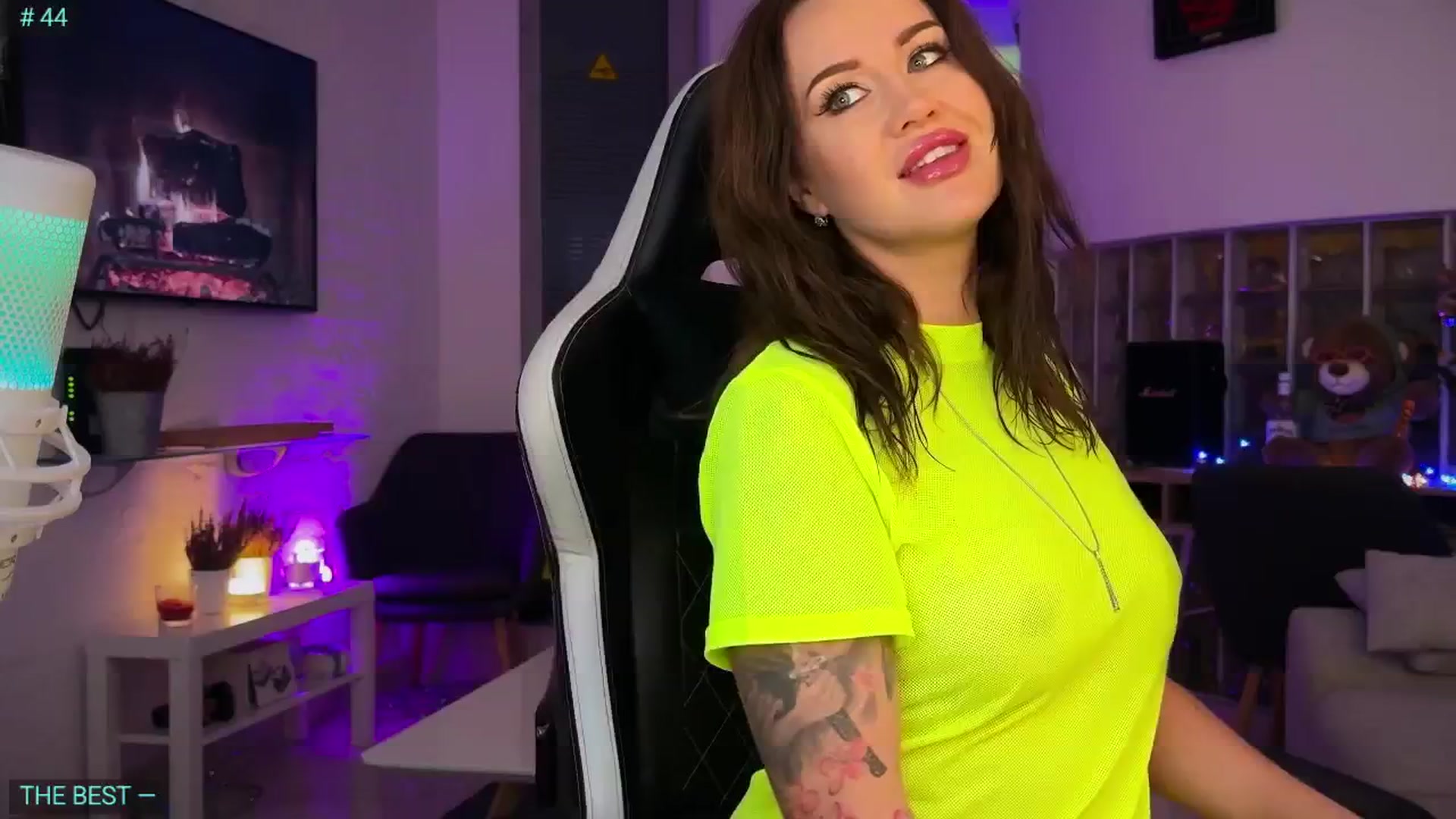 Gallery image thumbnail from AlexiAngel's myfreecams stream on, 04/08/2026, 16:32 image 7 of 20