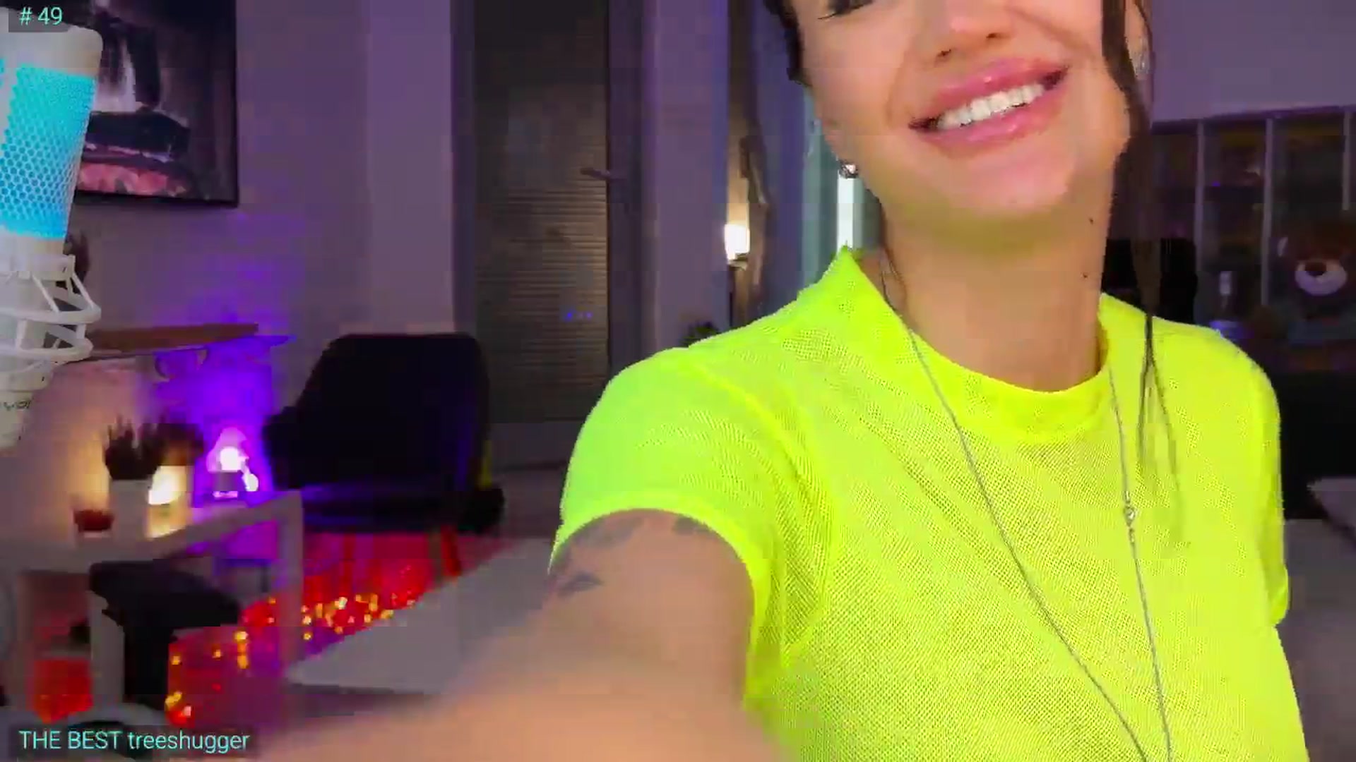 Gallery image thumbnail from AlexiAngel's myfreecams stream on, 04/09/2026, 05:42 image 16 of 20