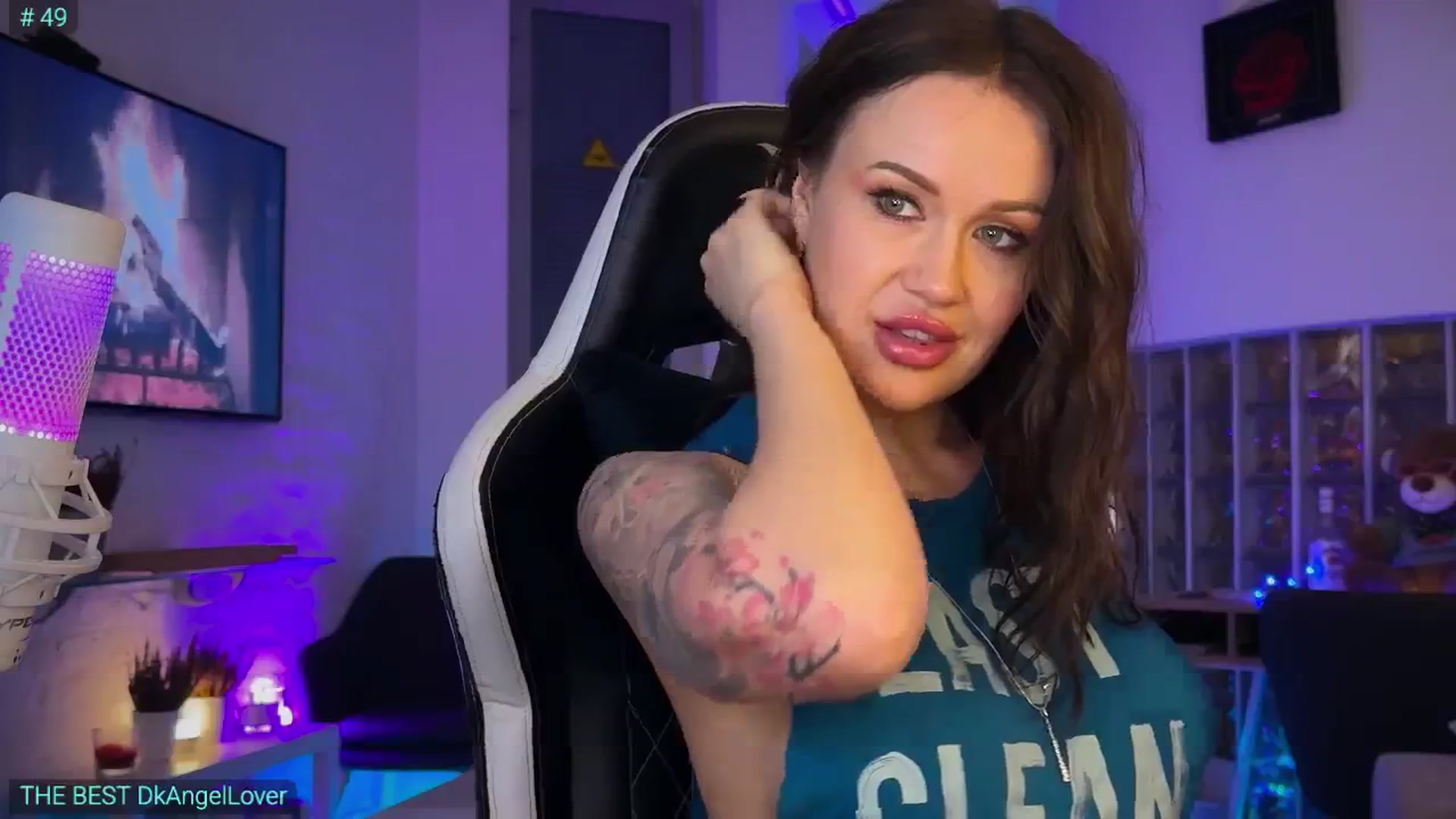 Gallery image thumbnail from AlexiAngel's myfreecams stream on, 04/09/2026, 17:54 image 17 of 20