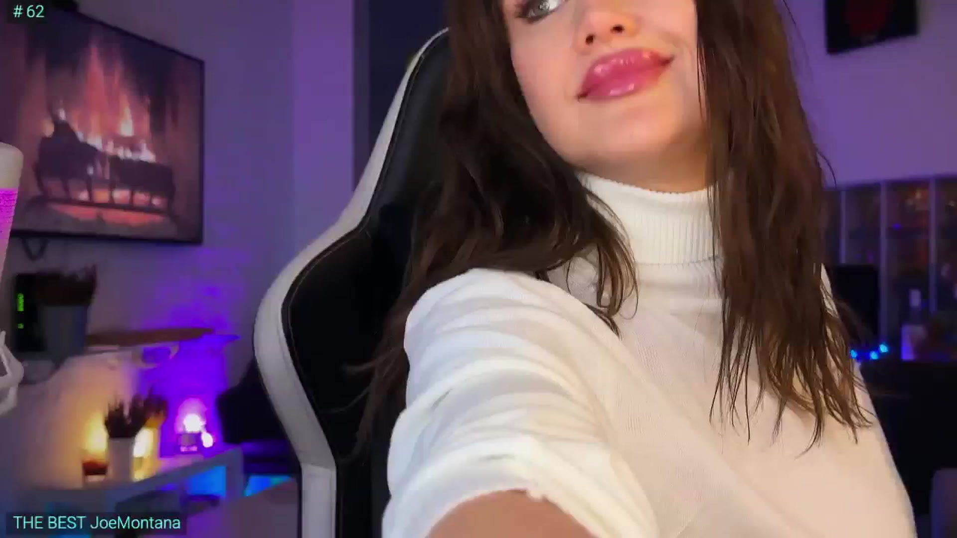 Gallery image thumbnail from AlexiAngel's myfreecams stream on, 04/12/2026, 17:20 image 16 of 20