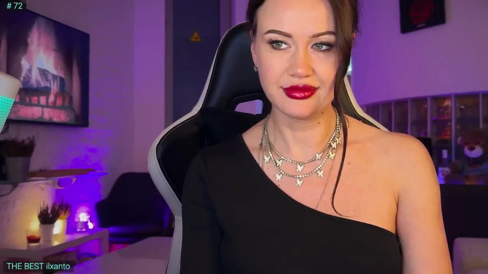 Gallery image thumbnail from AlexiAngel's myfreecams stream on, 04/14/2026, 18:00 image 19 of 20