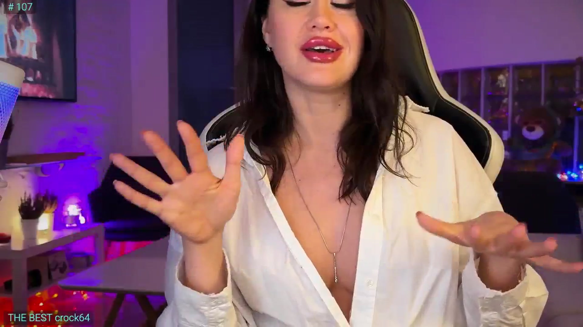 Gallery image thumbnail from AlexiAngel's myfreecams stream on, 04/22/2026, 18:03 image 19 of 20