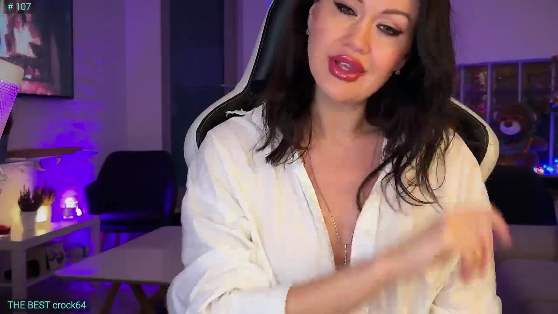 Gallery image thumbnail from AlexiAngel's myfreecams stream on, 04/22/2026, 18:03 image 15 of 20
