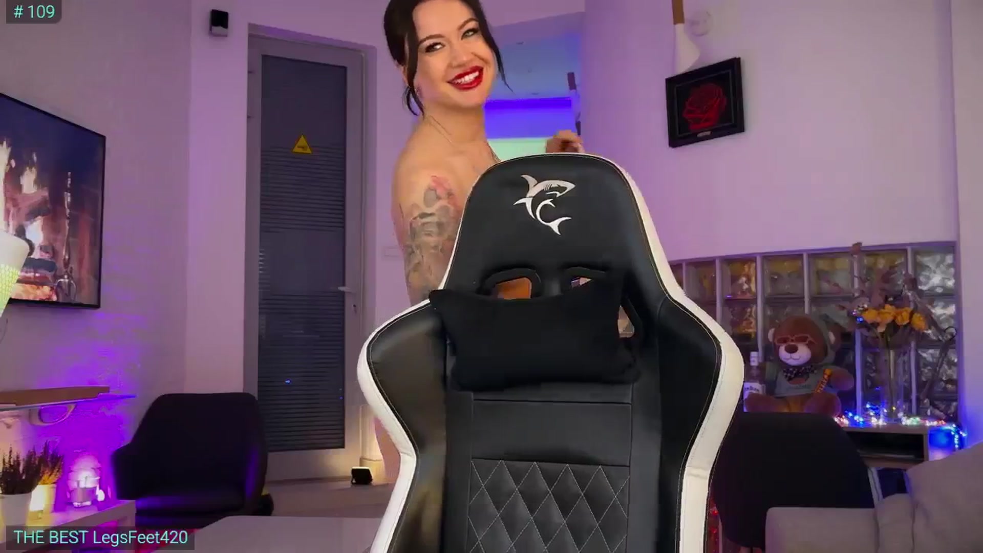 Gallery image thumbnail from AlexiAngel's myfreecams stream on, 04/23/2026, 06:48 image 6 of 20