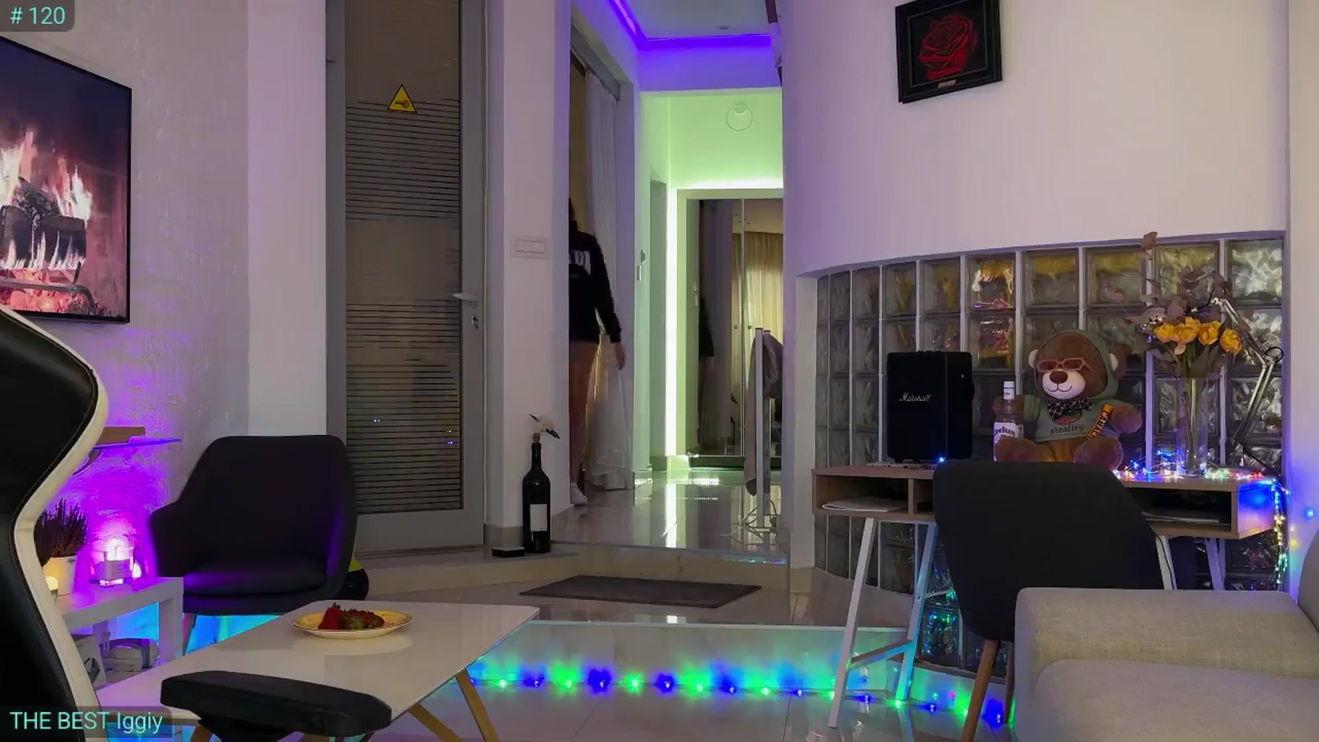 Gallery image thumbnail from AlexiAngel's myfreecams stream on, 04/25/2026, 06:03 image 11 of 20