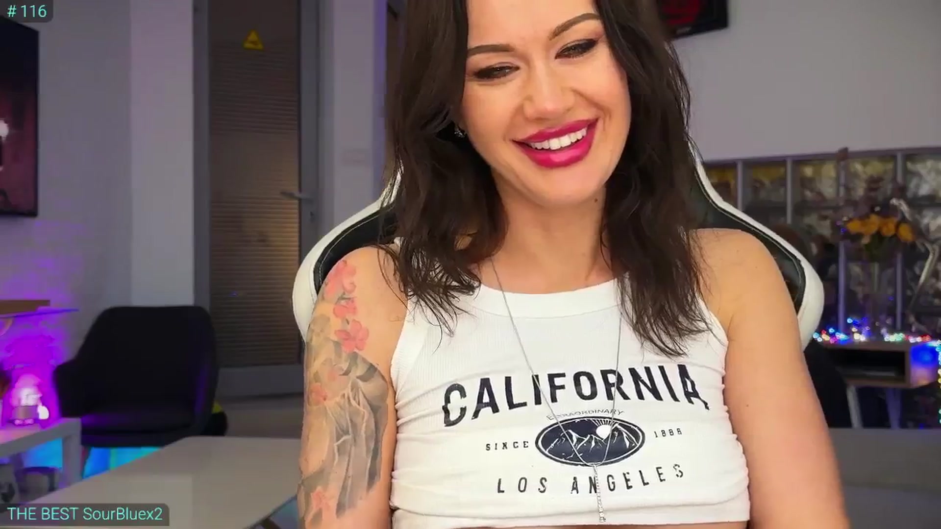 Gallery image thumbnail from AlexiAngel's myfreecams stream on, 04/26/2026, 07:26 image 18 of 20
