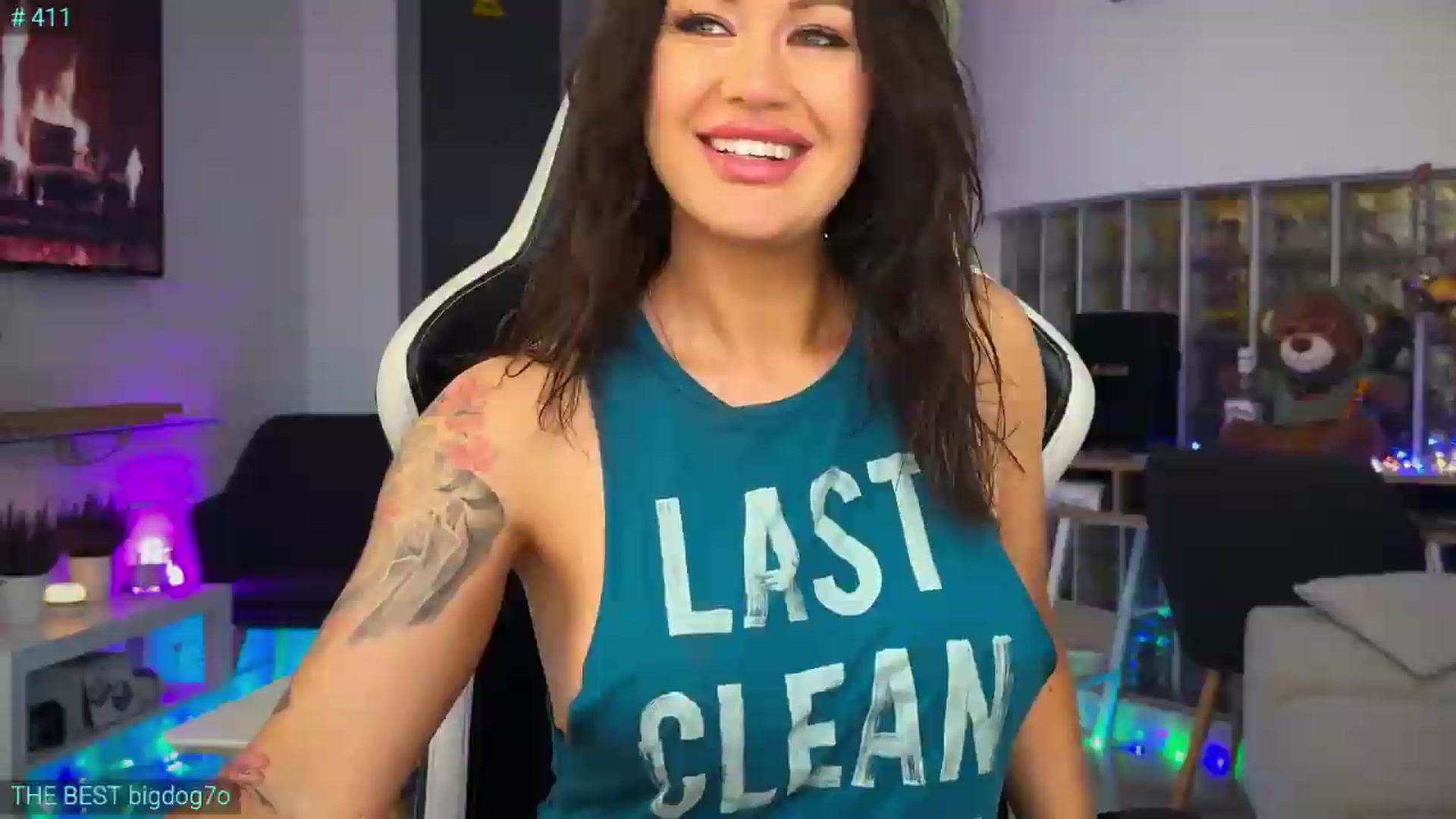 Gallery image thumbnail from AlexiAngel's myfreecams stream on, 05/06/2026, 07:18 image 20 of 20