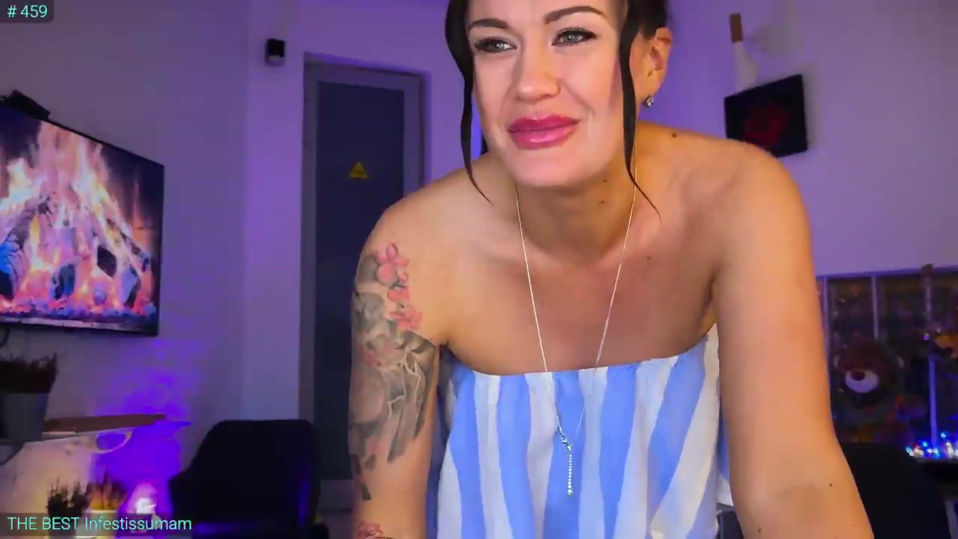 Gallery image thumbnail from AlexiAngel's myfreecams stream on, 05/08/2026, 17:51 image 14 of 20