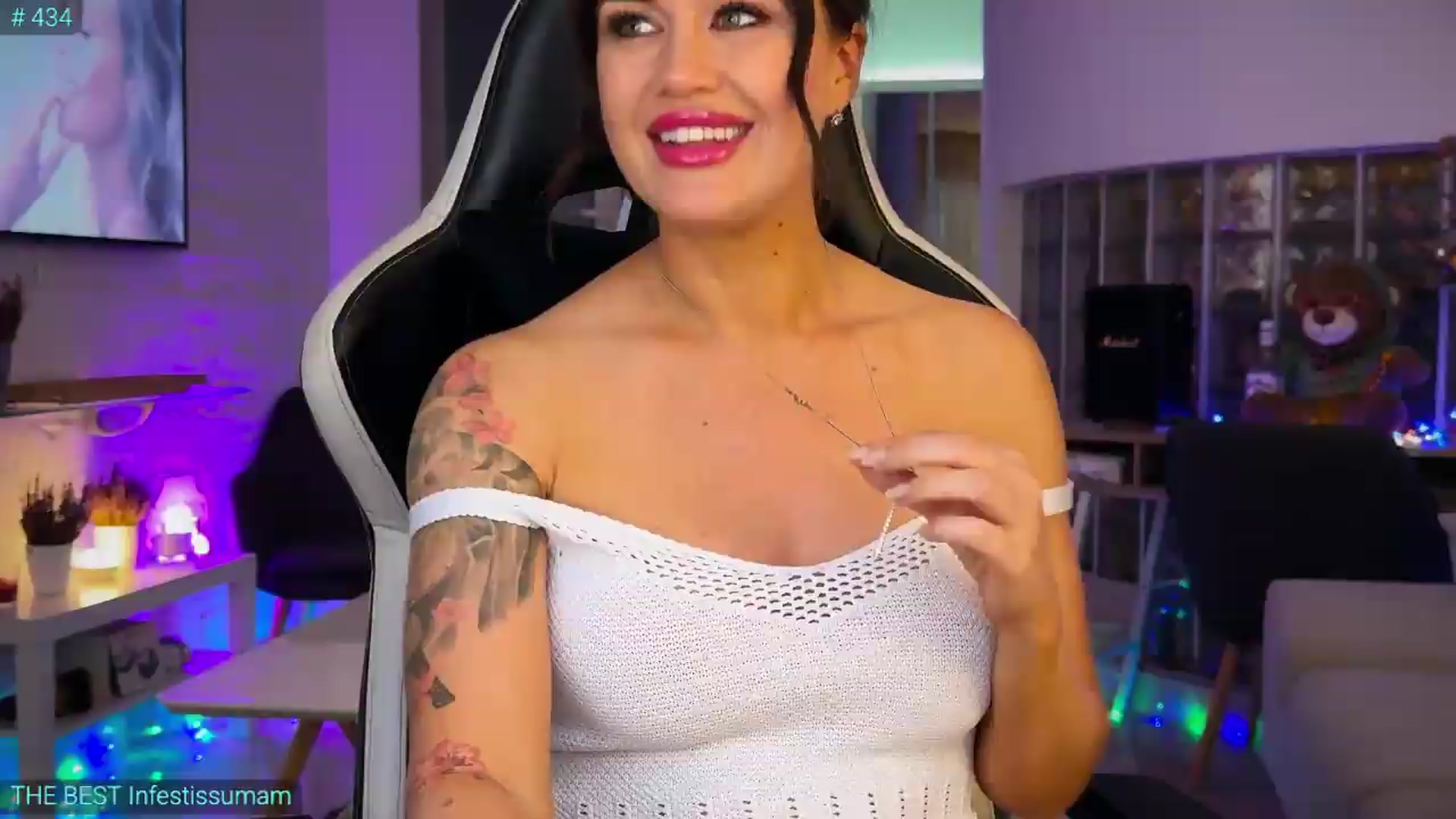 Gallery image thumbnail from AlexiAngel's myfreecams stream on, 05/10/2026, 18:10 image 7 of 20