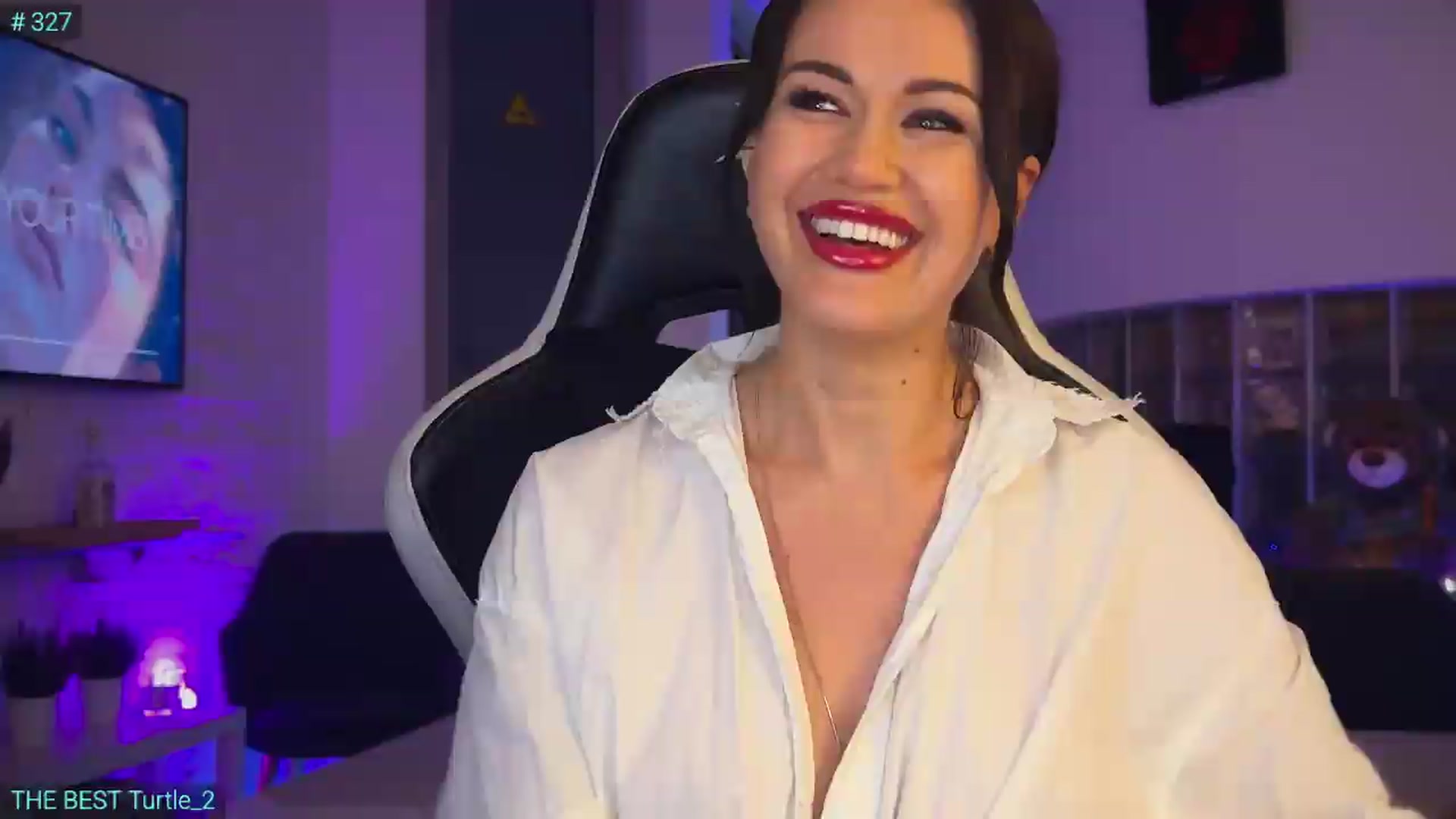 Gallery image thumbnail from AlexiAngel's myfreecams stream on, 05/15/2026, 18:21 image 10 of 20