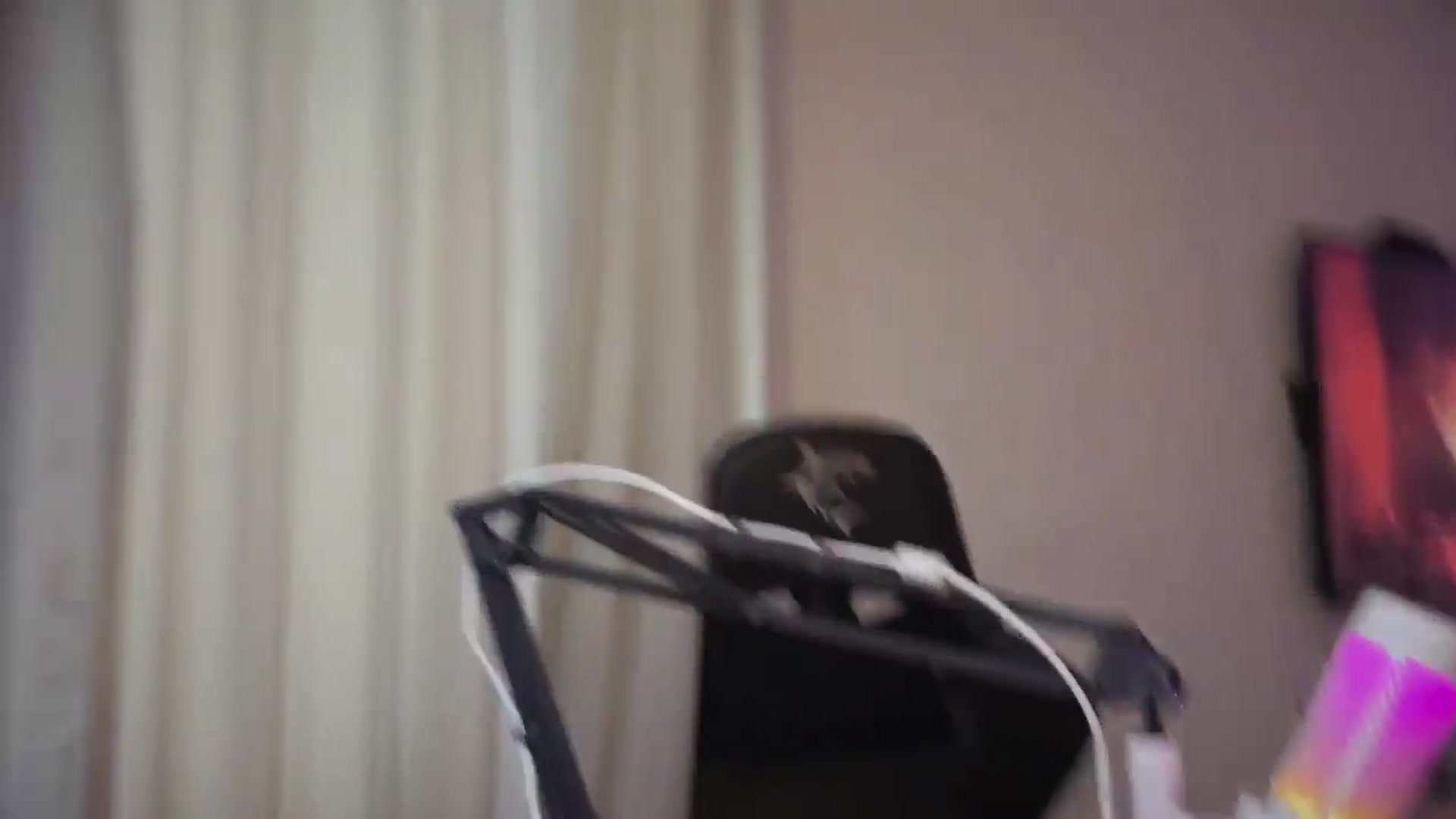 Gallery image thumbnail from AlexiAngel's myfreecams stream on, 05/17/2026, 08:19 image 16 of 20